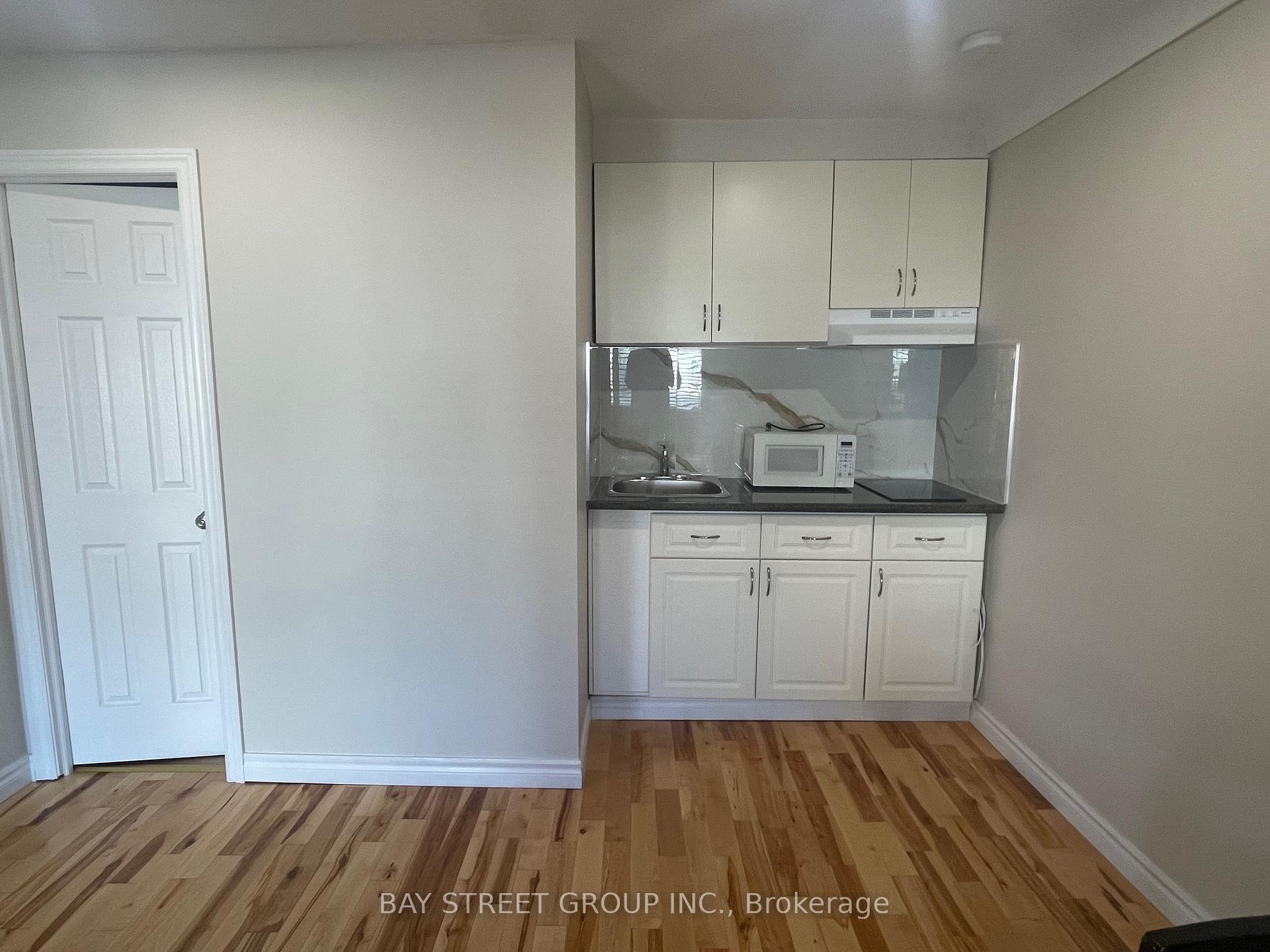 Photo 3 of 5720 Peer Street, Niagara Falls, Dorchester — HOMEH