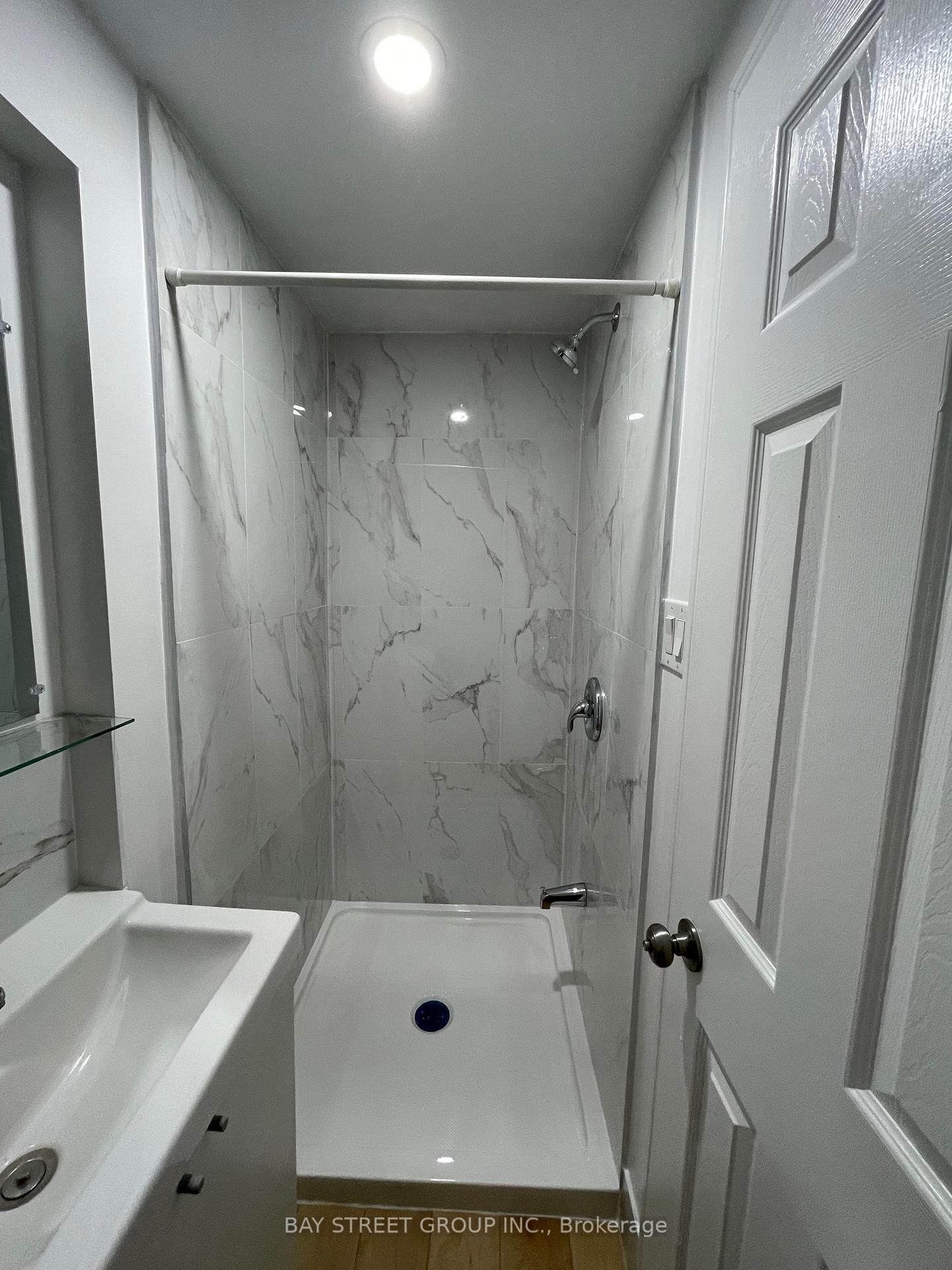 Photo 5 of 5720 Peer Street, Niagara Falls, Dorchester — HOMEH
