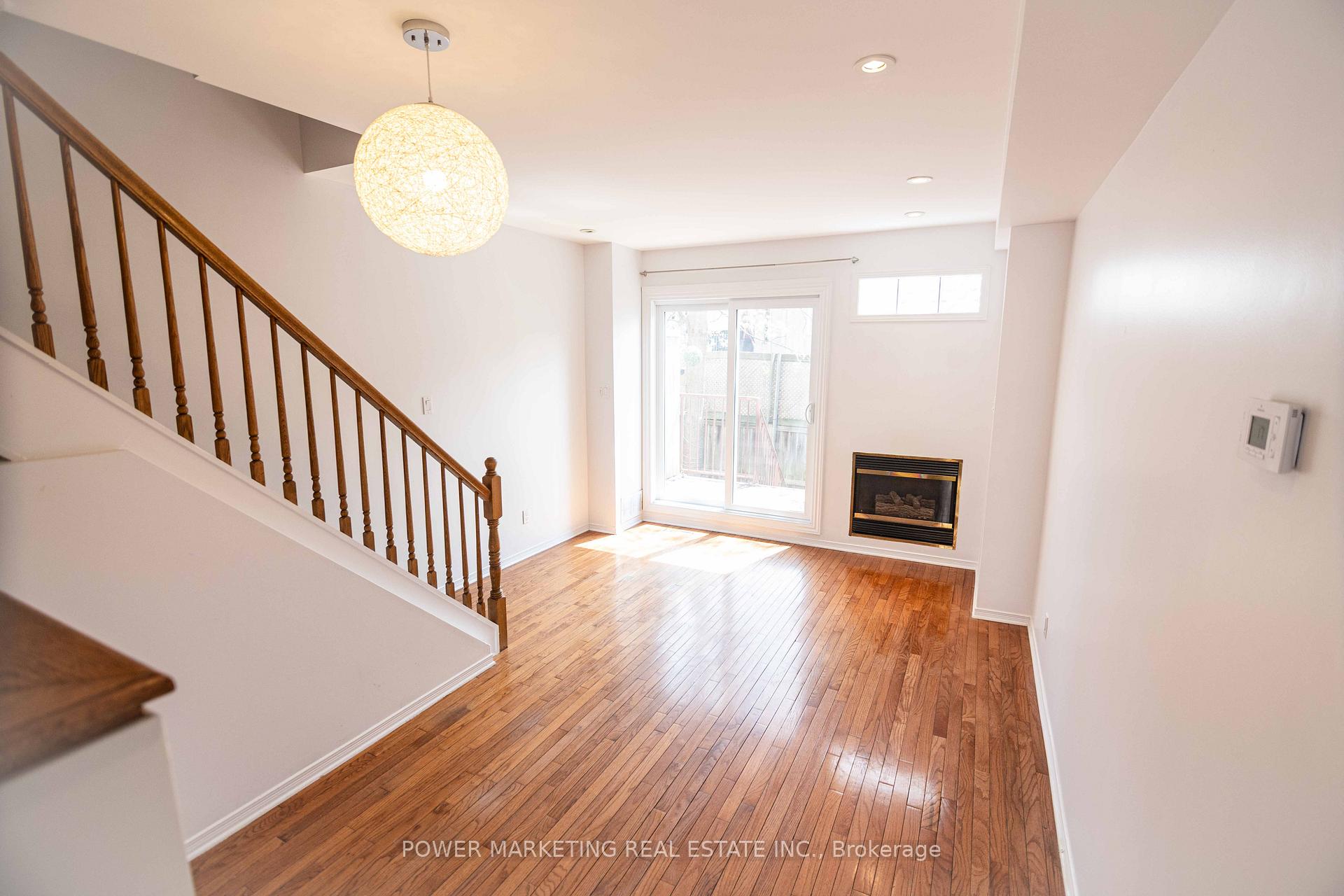 Photo 5 of Unit D, 40 Maclaren Street, Ottawa, Ottawa Centre/Golden Triangle — HOMEH