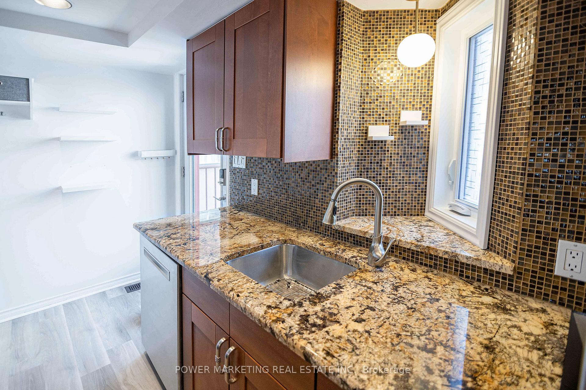 Photo 11 of Unit D, 40 Maclaren Street, Ottawa, Ottawa Centre/Golden Triangle — HOMEH