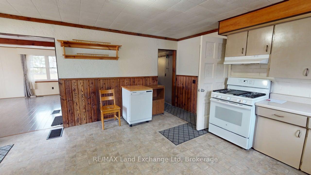 Photo 9 of 208 Edward Street, North Huron, Wingham — HOMEH