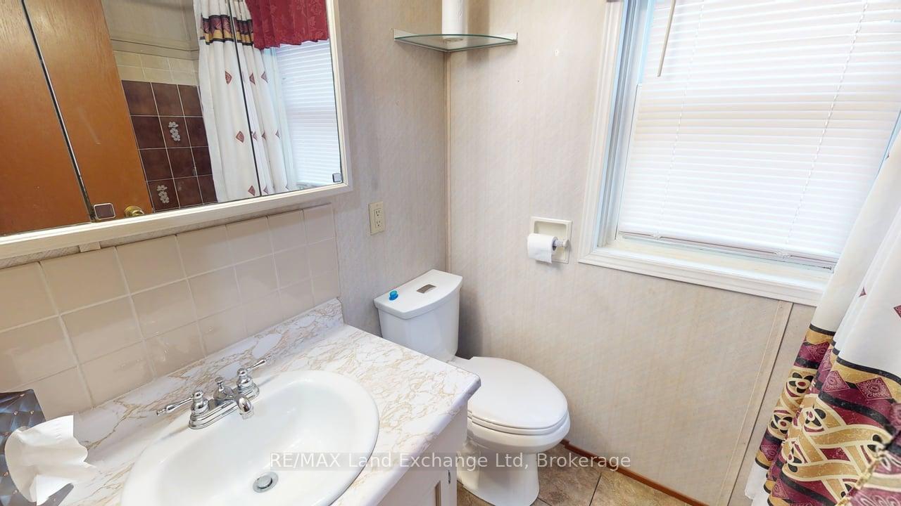 Photo 14 of 208 Edward Street, North Huron, Wingham — HOMEH
