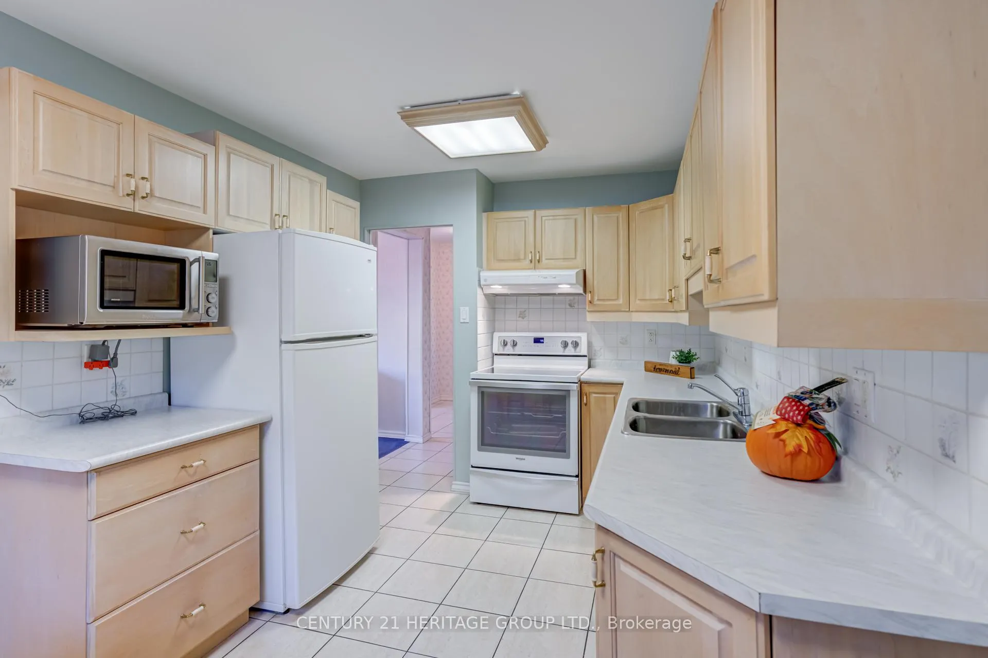 Photo 14 of 729 Beman Drive, Newmarket, Huron Heights-Leslie Valley — HOMEH