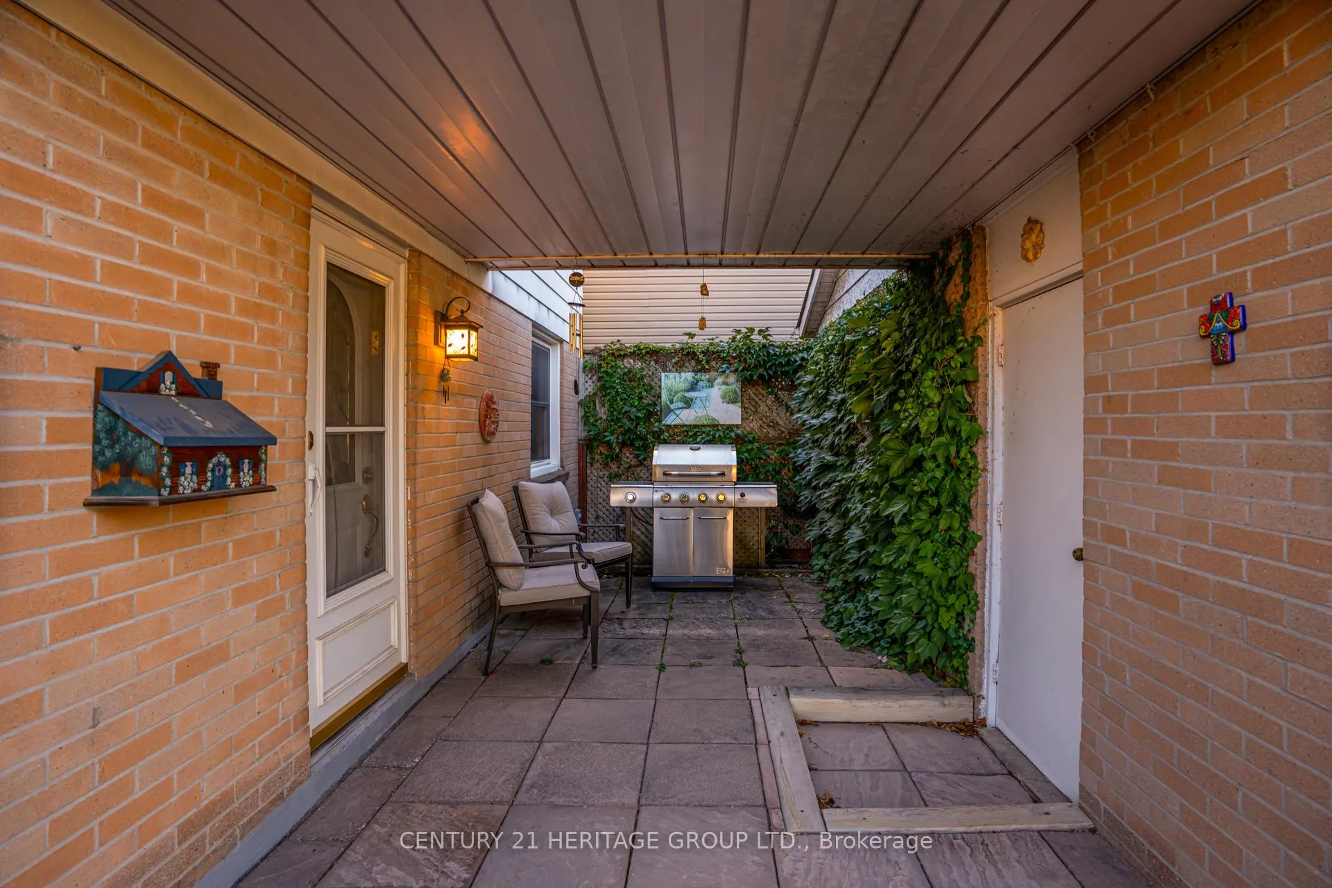 Photo 33 of 729 Beman Drive, Newmarket, Huron Heights-Leslie Valley — HOMEH