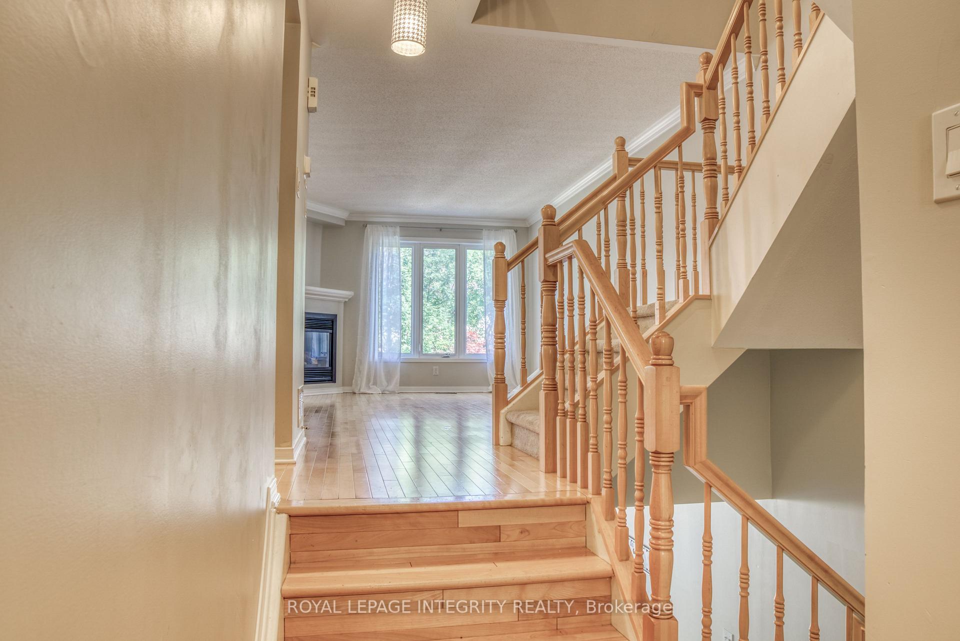 Photo 5 of 229 Greenridge Street, Ottawa, Chapel Hill — HOMEH