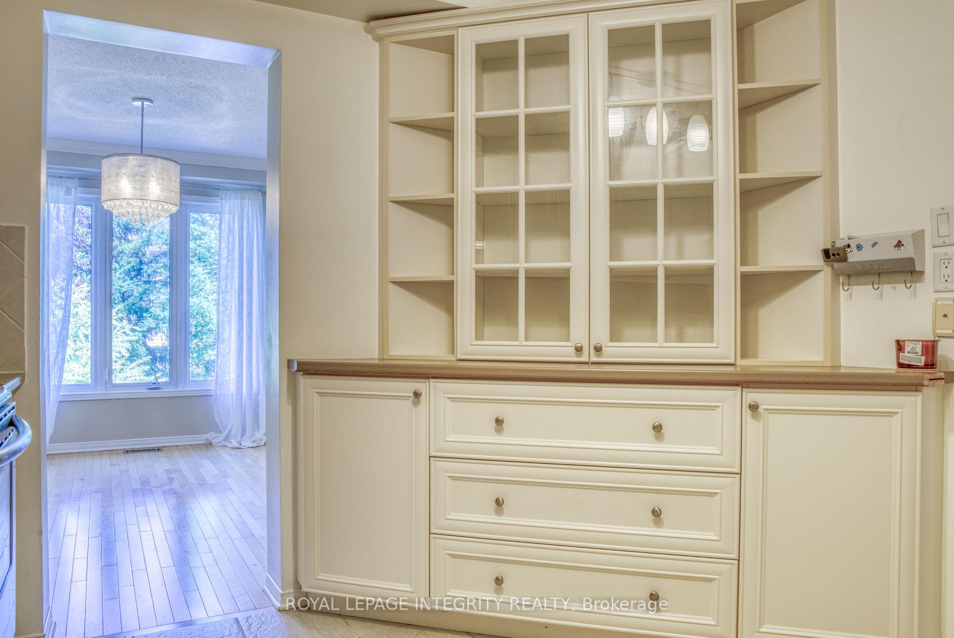 Photo 8 of 229 Greenridge Street, Ottawa, Chapel Hill — HOMEH