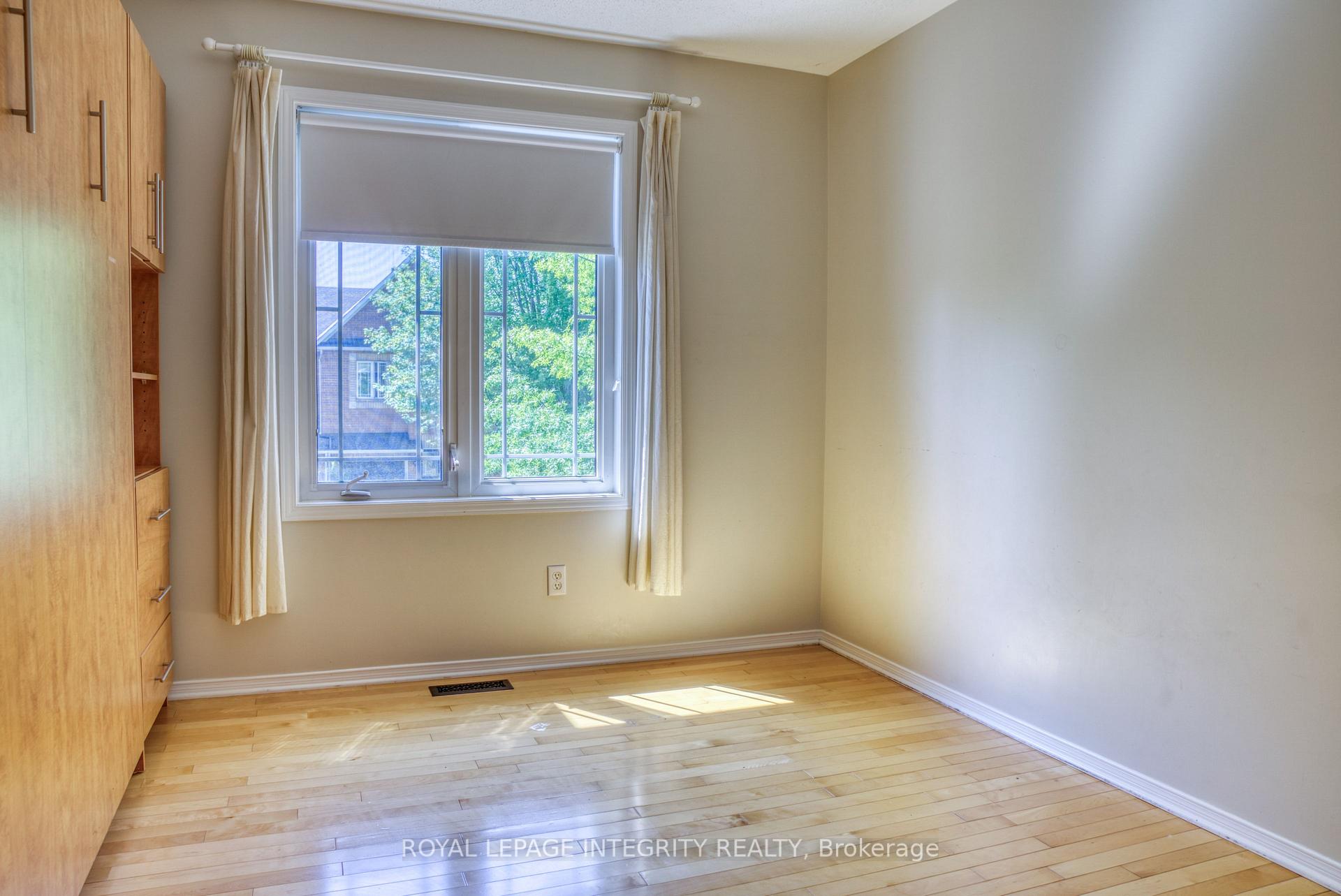 Photo 15 of 229 Greenridge Street, Ottawa, Chapel Hill — HOMEH
