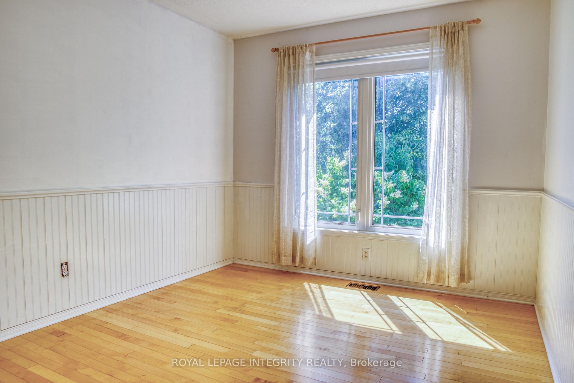 Photo 16 of 229 Greenridge Street, Ottawa, Chapel Hill — HOMEH