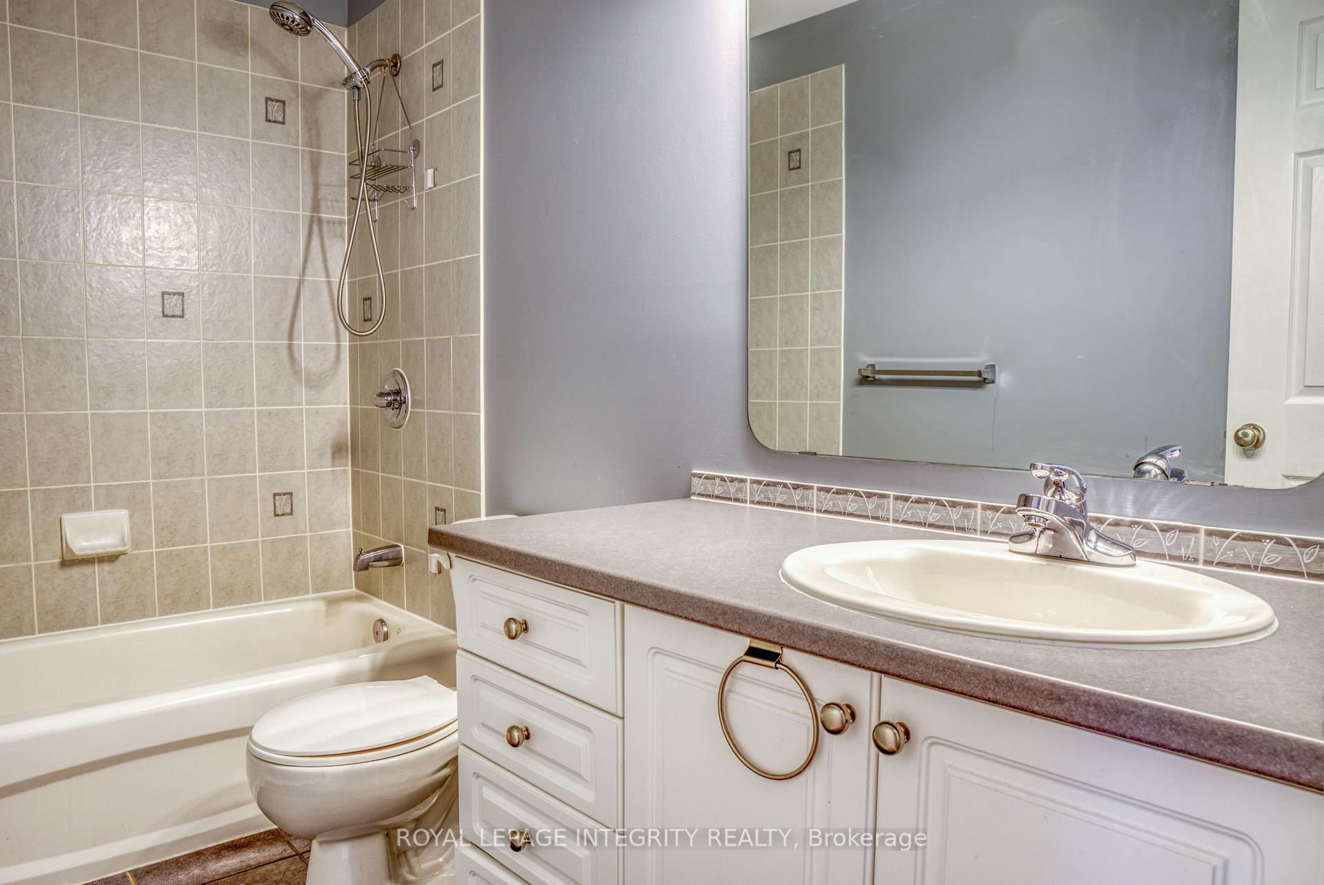 Photo 19 of 229 Greenridge Street, Ottawa, Chapel Hill — HOMEH