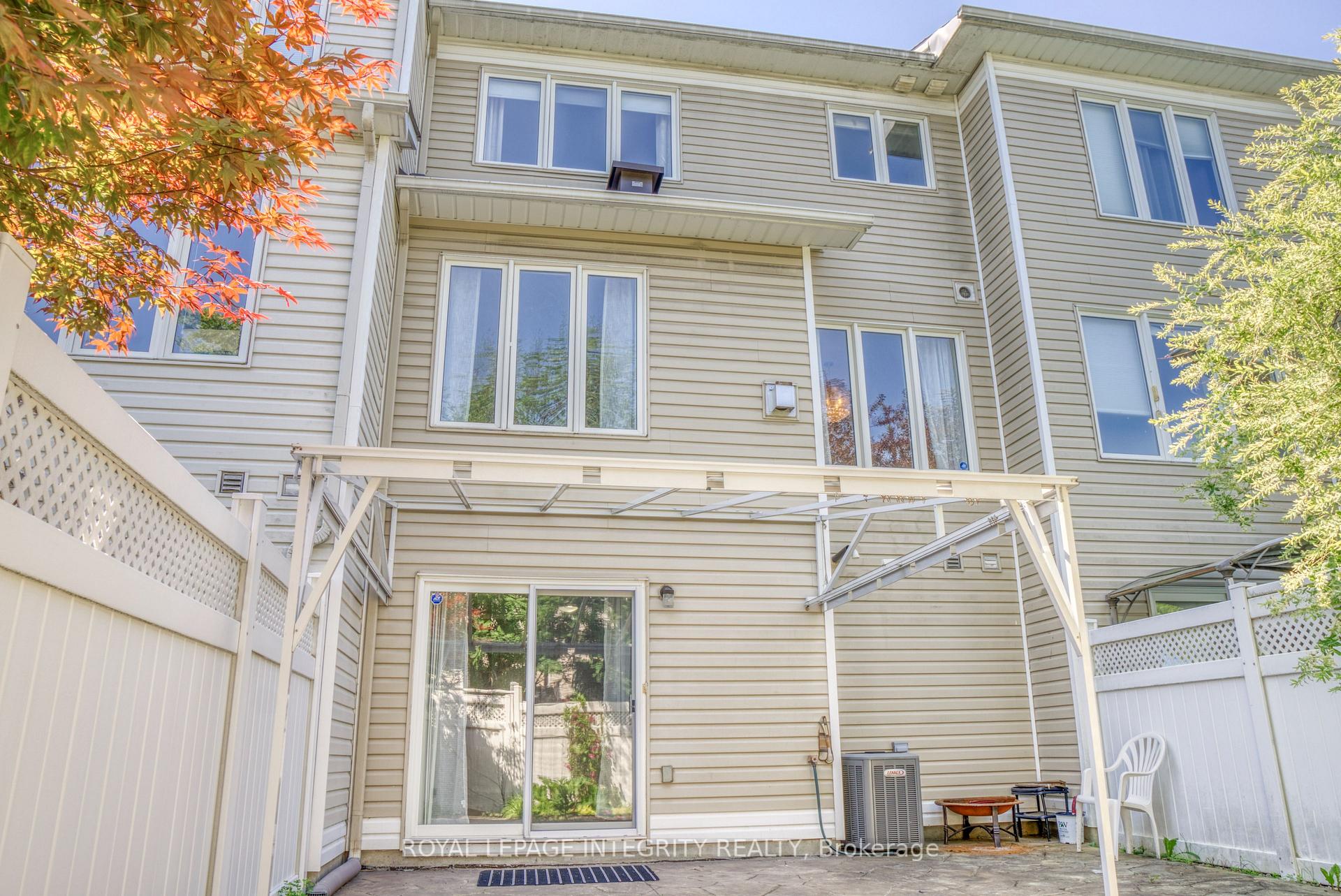 Photo 25 of 229 Greenridge Street, Ottawa, Chapel Hill — HOMEH