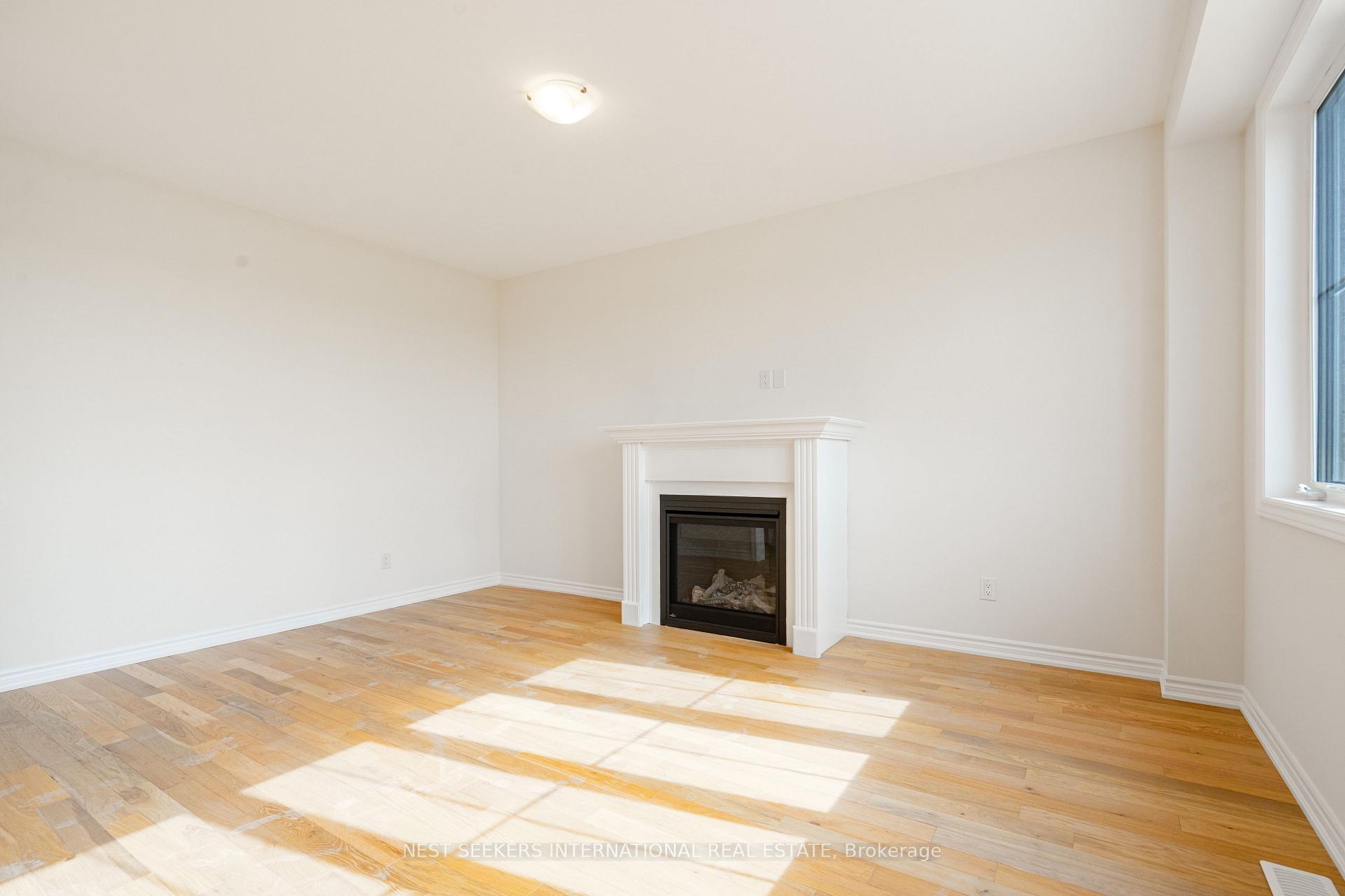 Photo 3 of 53 Fenn Crescent, New Tecumseth, Rural New Tecumseth — HOMEH