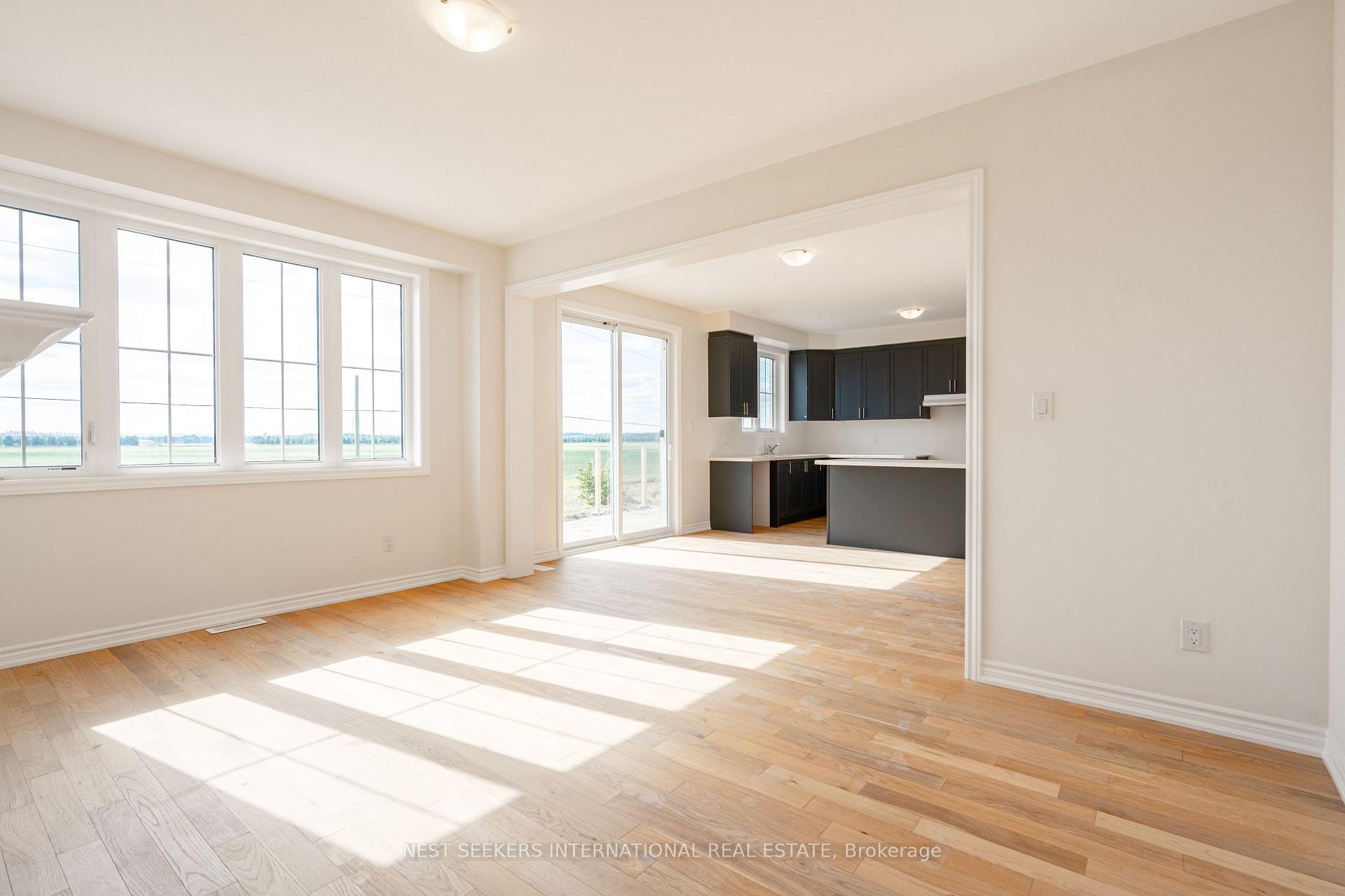 Photo 4 of 53 Fenn Crescent, New Tecumseth, Rural New Tecumseth — HOMEH
