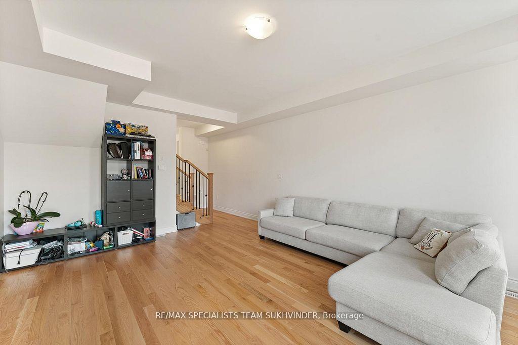 Photo 10 of 3243 Sixth Line, Oakville, Glenorchy — HOMEH