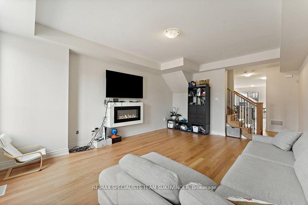 Photo 11 of 3243 Sixth Line, Oakville, Glenorchy — HOMEH