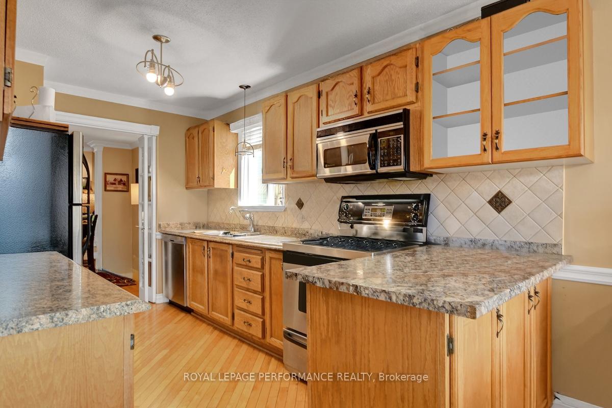 Photo 5 of 1815 Belval Crescent, Ottawa, Orleans/Sunridge — HOMEH