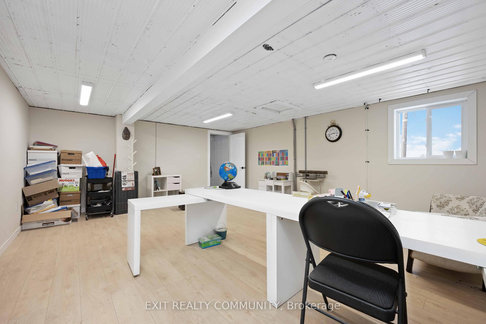 Photo 24 of 329 Parkhill Drive, North Middlesex, Rural North Middlesex — HOMEH