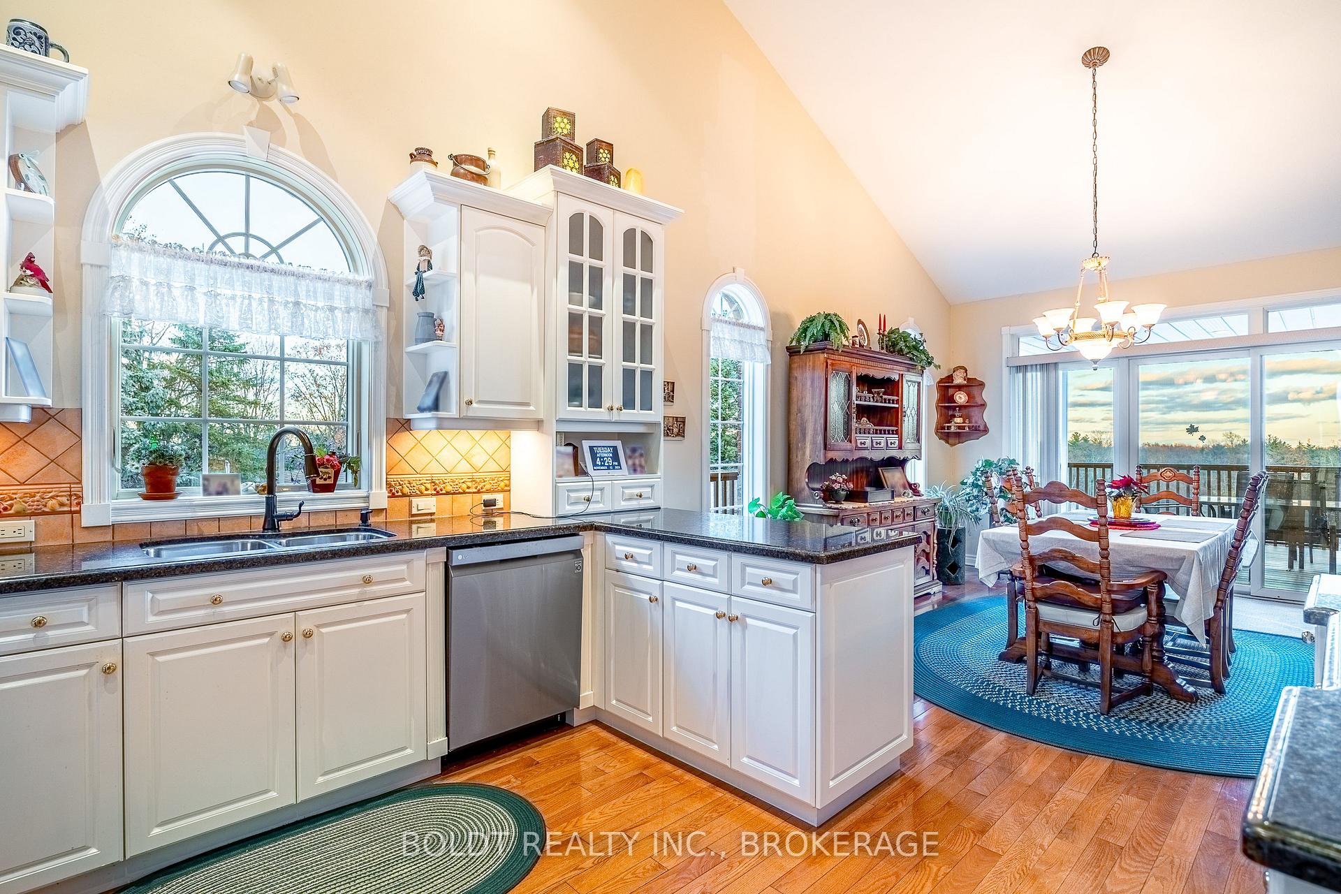 Photo 5 of 1625 Haist Road, Pelham, Fonthill — HOMEH