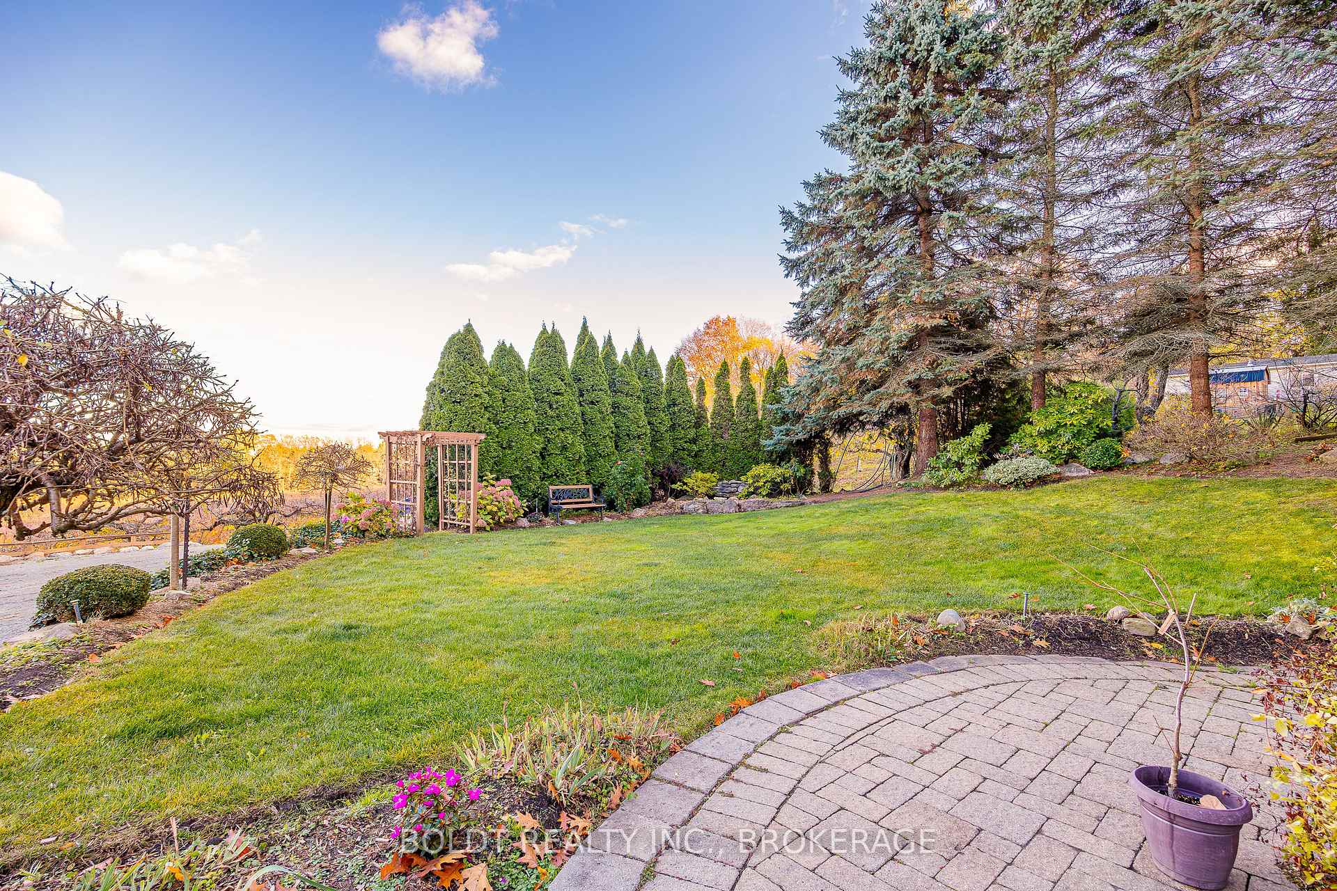 Photo 26 of 1625 Haist Road, Pelham, Fonthill — HOMEH