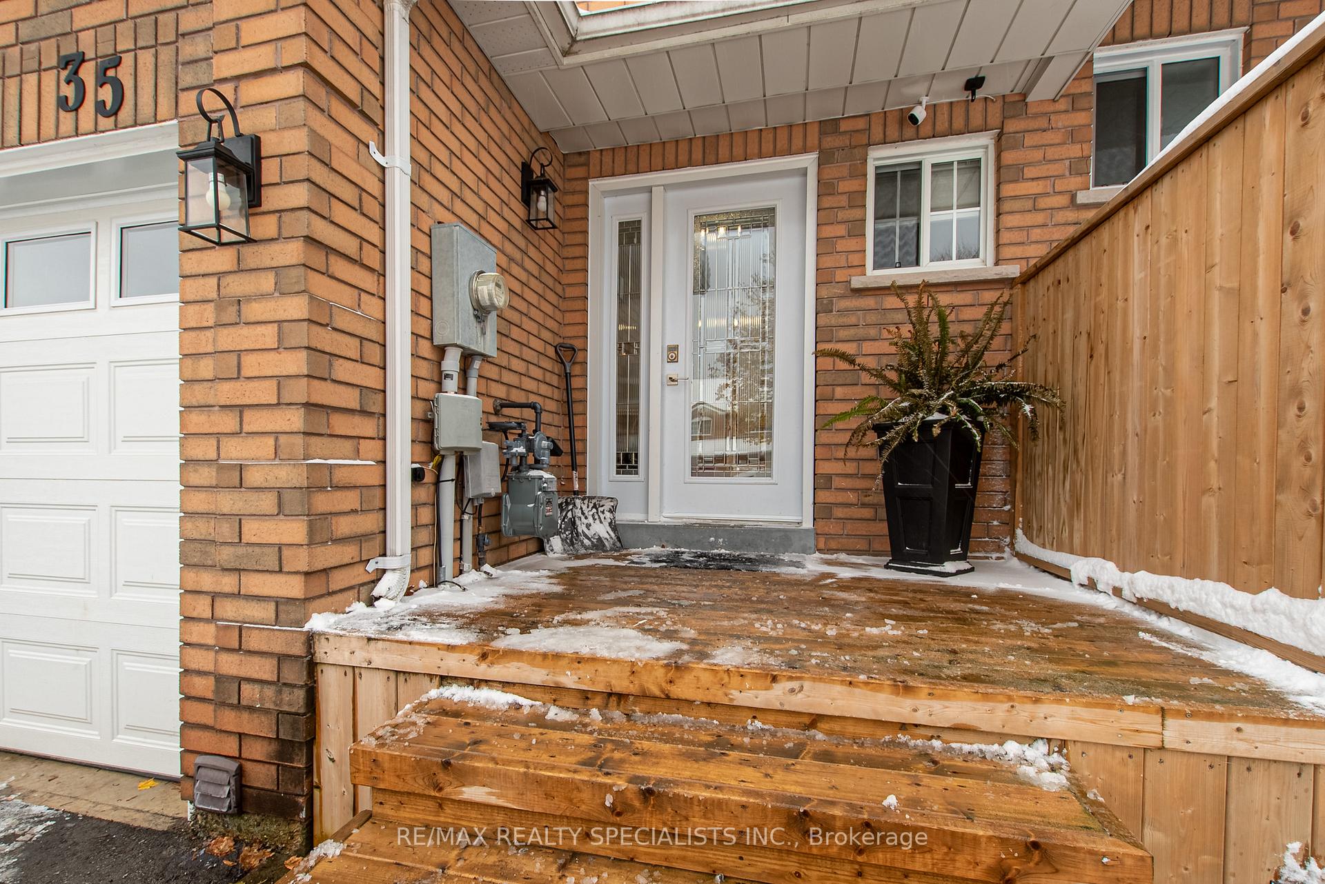 Photo 3 of 35 O'Leary Court, New Tecumseth, Tottenham — HOMEH