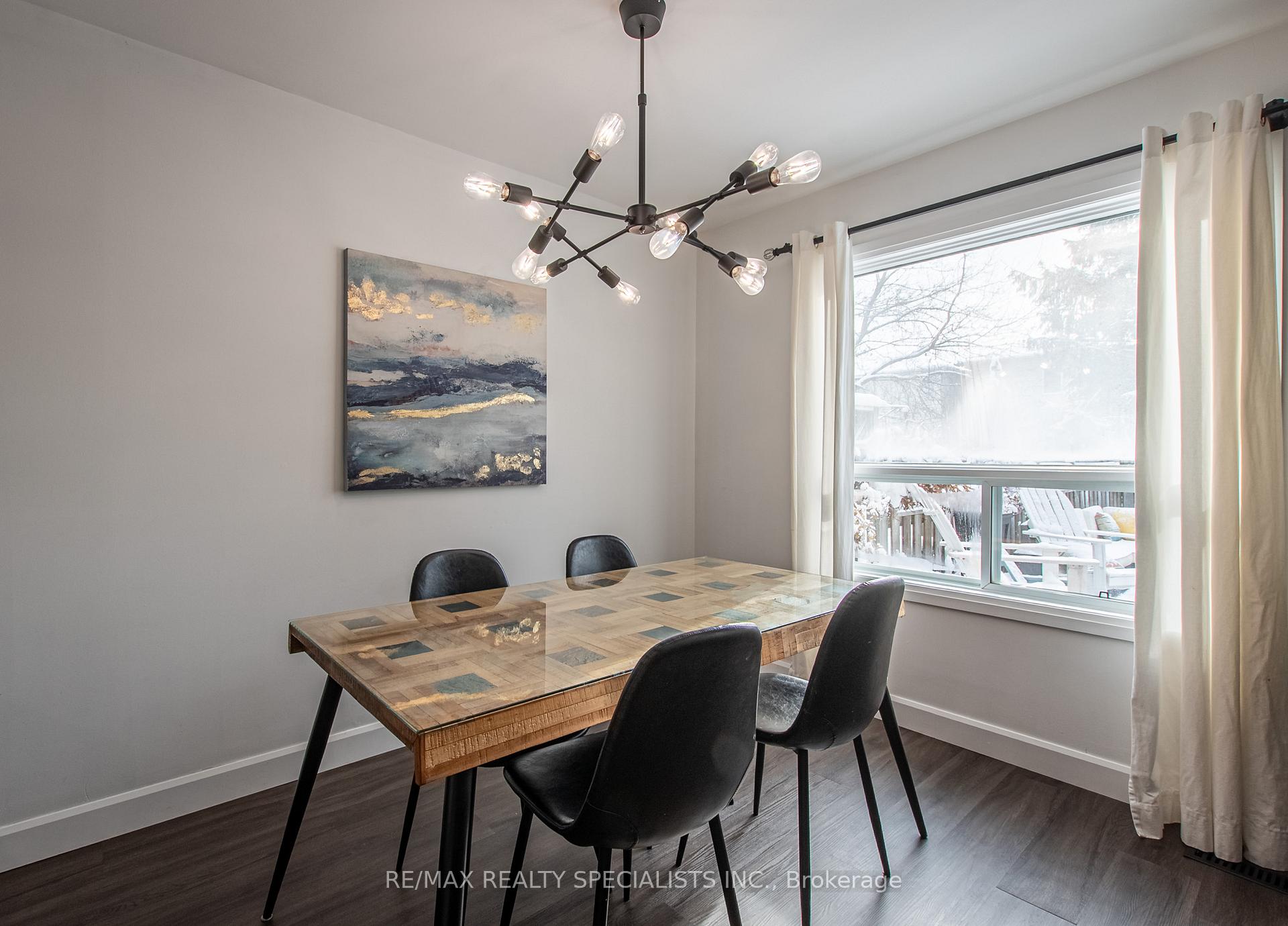 Photo 7 of 35 O'Leary Court, New Tecumseth, Tottenham — HOMEH