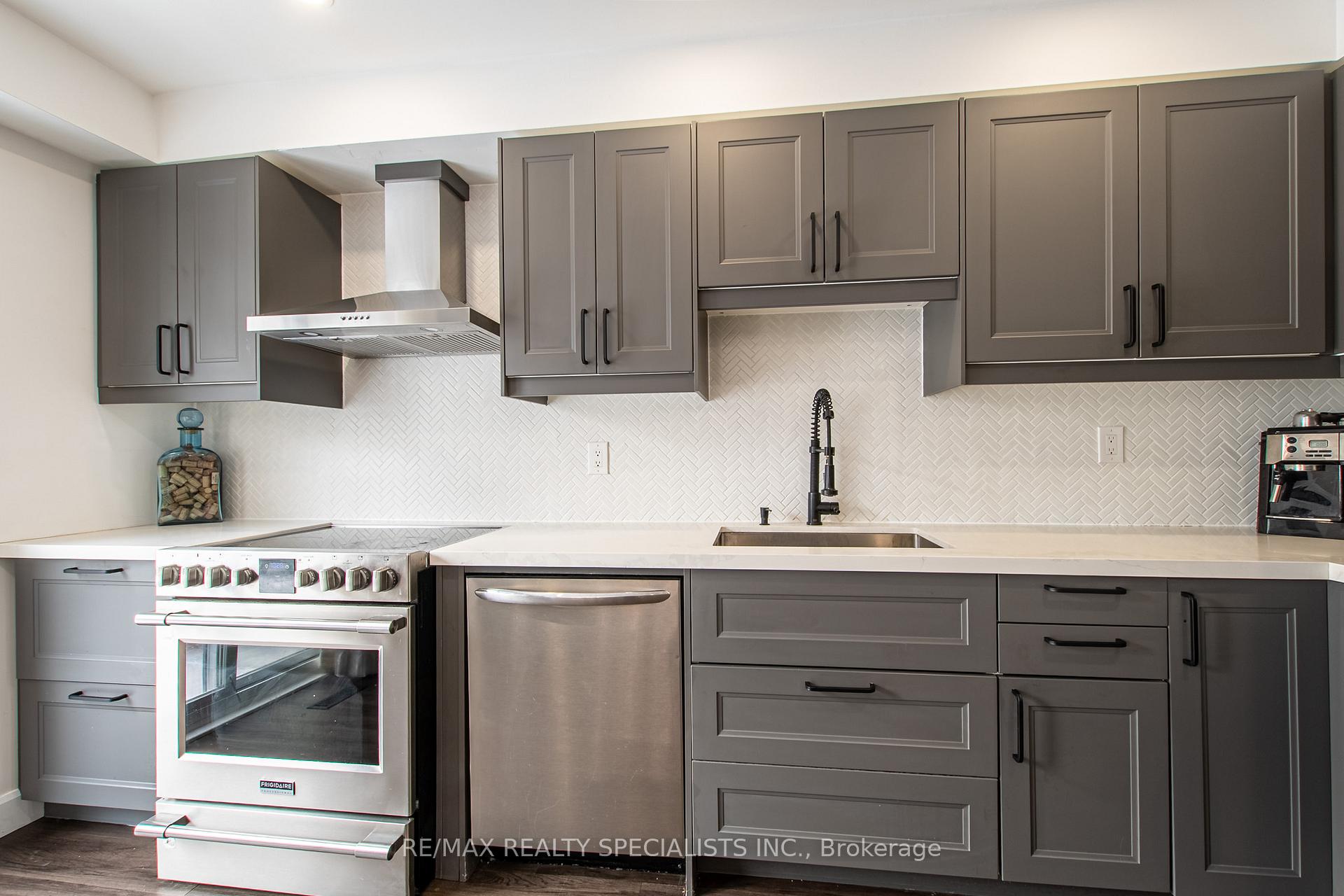 Photo 10 of 35 O'Leary Court, New Tecumseth, Tottenham — HOMEH