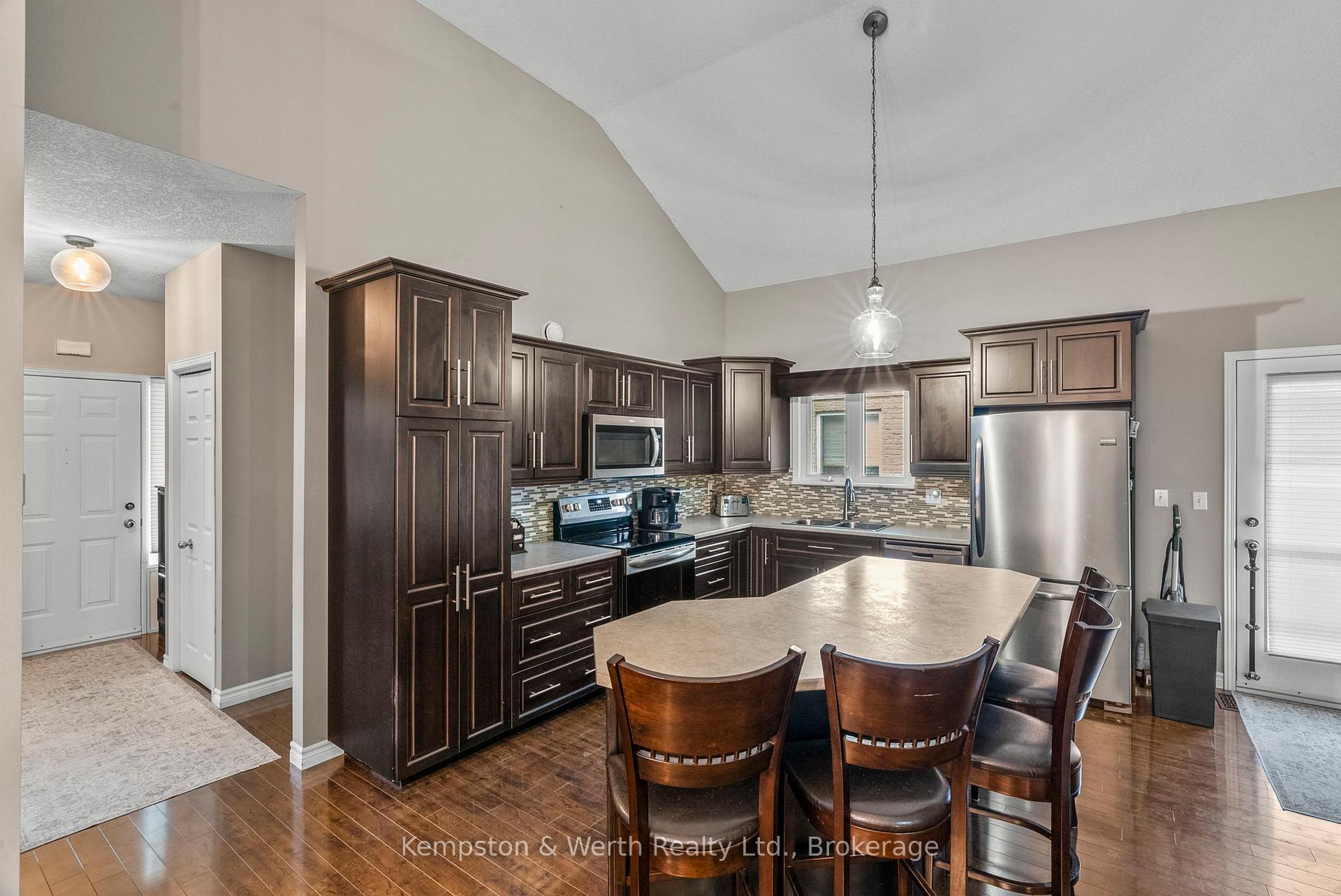 Photo 11 of 761 Scott Street W, North Perth, Listowel — HOMEH