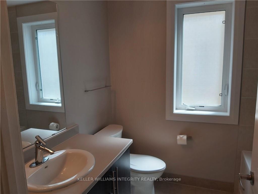 Photo 5 of Unit 2, 136 King George Street, Ottawa, Overbrook/Castle Heights — HOMEH