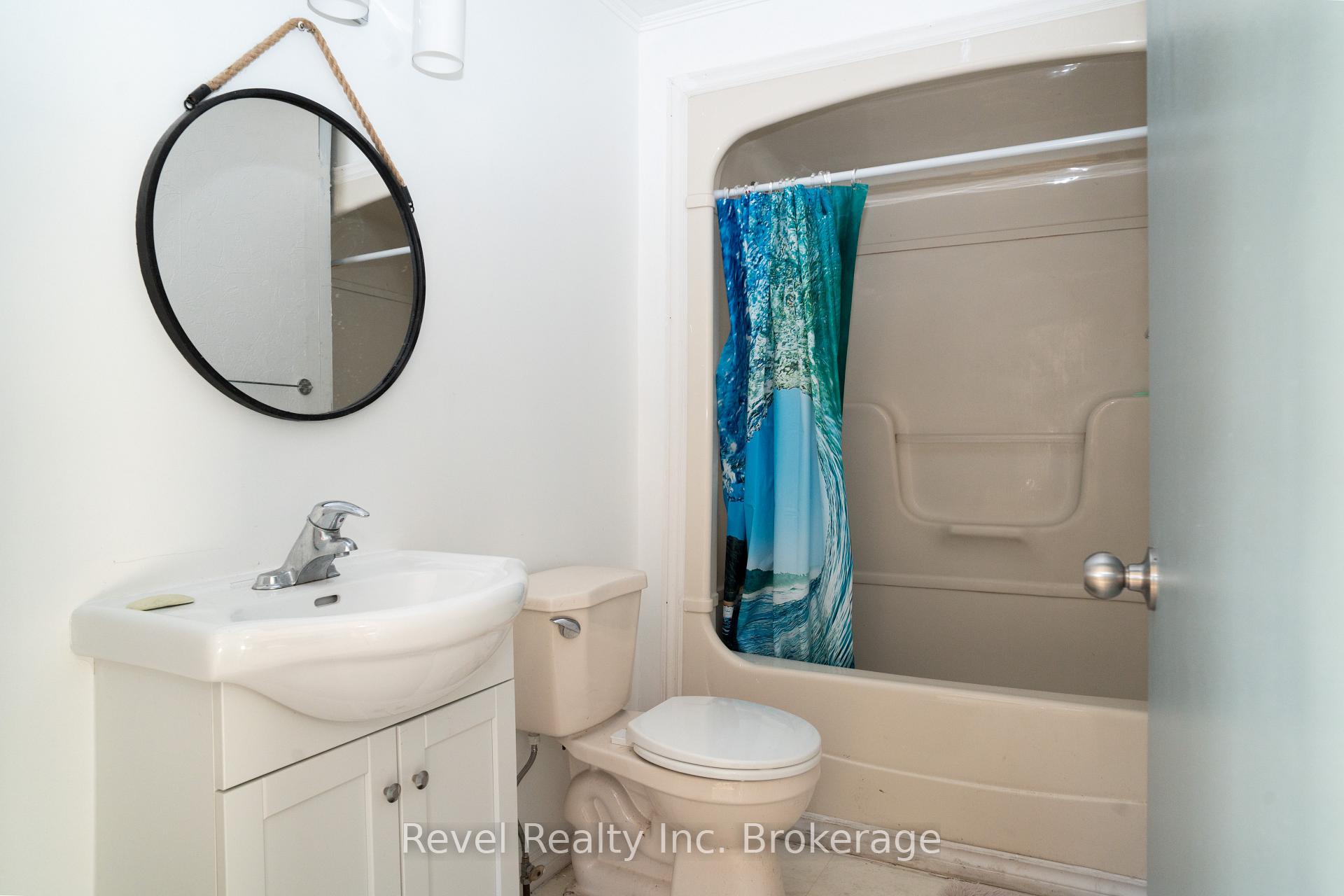 Photo 3 of 688 Douglas Street, North Bay, Central — HOMEH