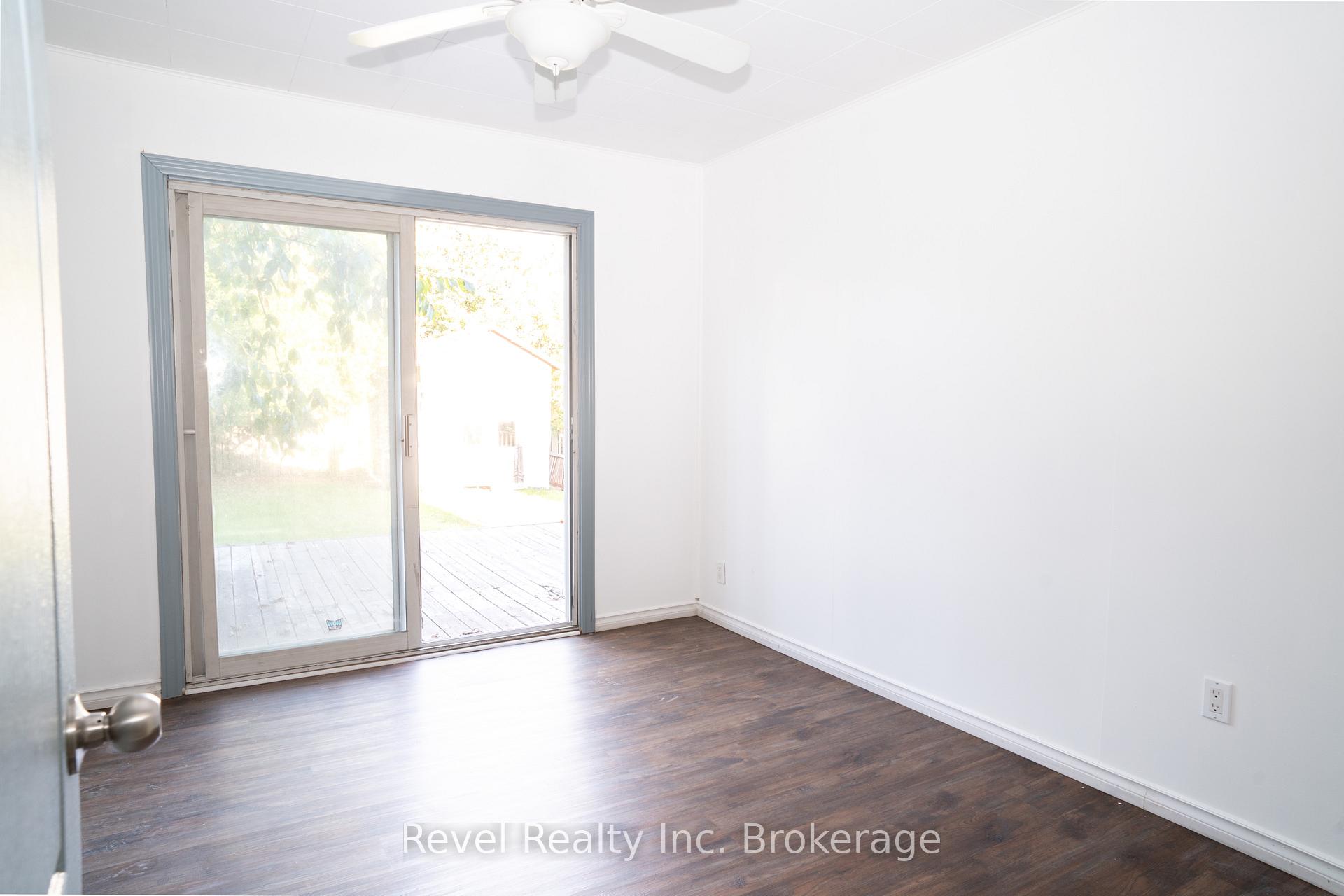 Photo 5 of 688 Douglas Street, North Bay, Central — HOMEH