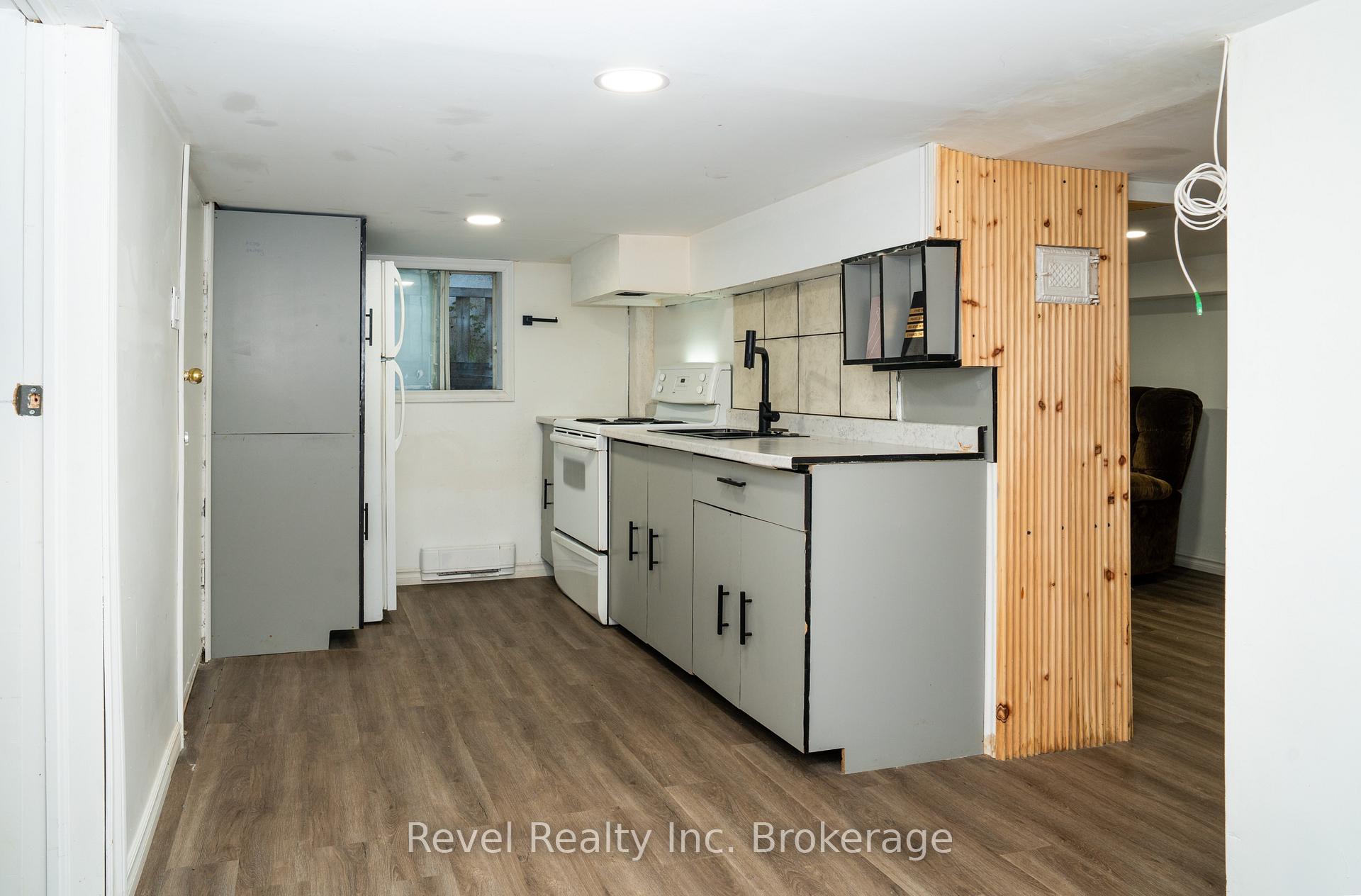 Photo 10 of 688 Douglas Street, North Bay, Central — HOMEH