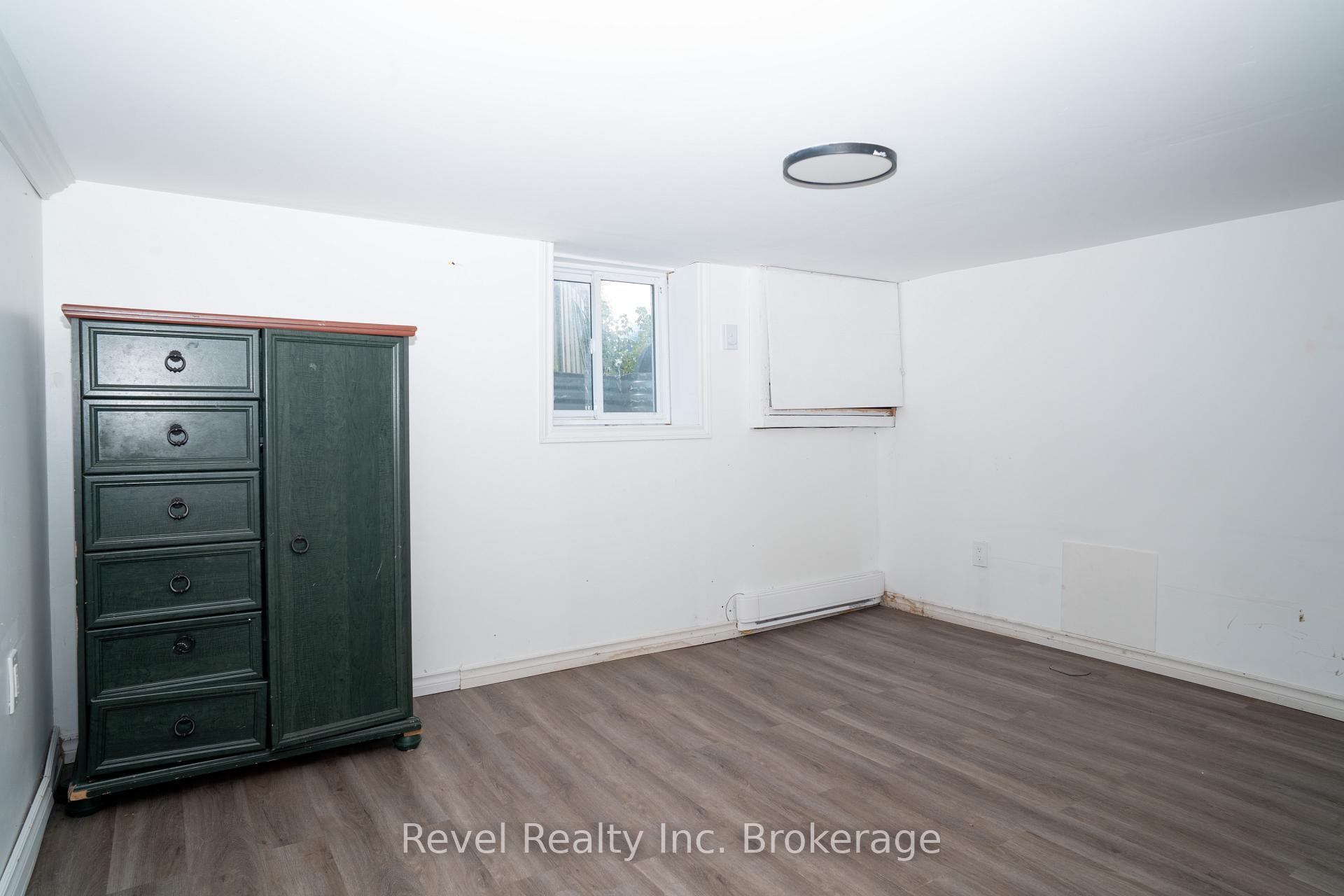 Photo 12 of 688 Douglas Street, North Bay, Central — HOMEH