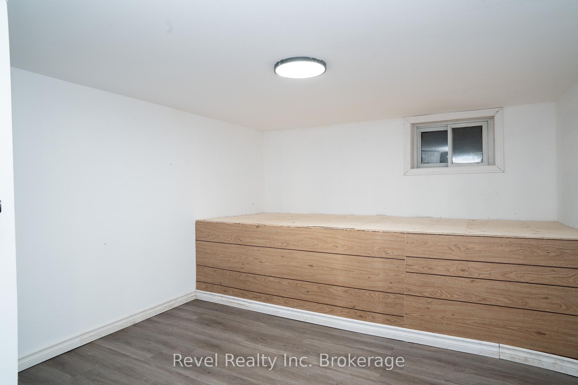 Photo 14 of 688 Douglas Street, North Bay, Central — HOMEH