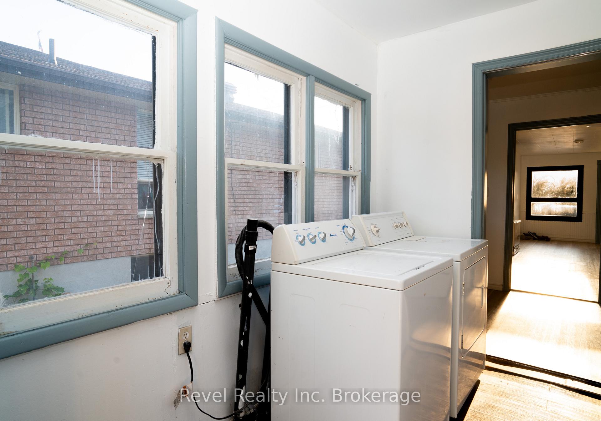Photo 17 of 688 Douglas Street, North Bay, Central — HOMEH