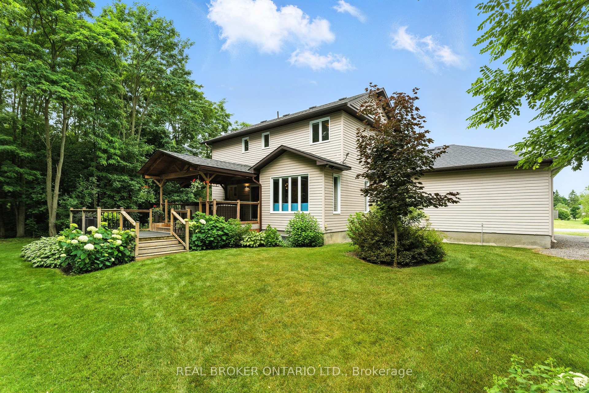Photo 4 of 1768 Coleman Crescent, North Dundas, North Dundas (Mountain) Twp — HOMEH