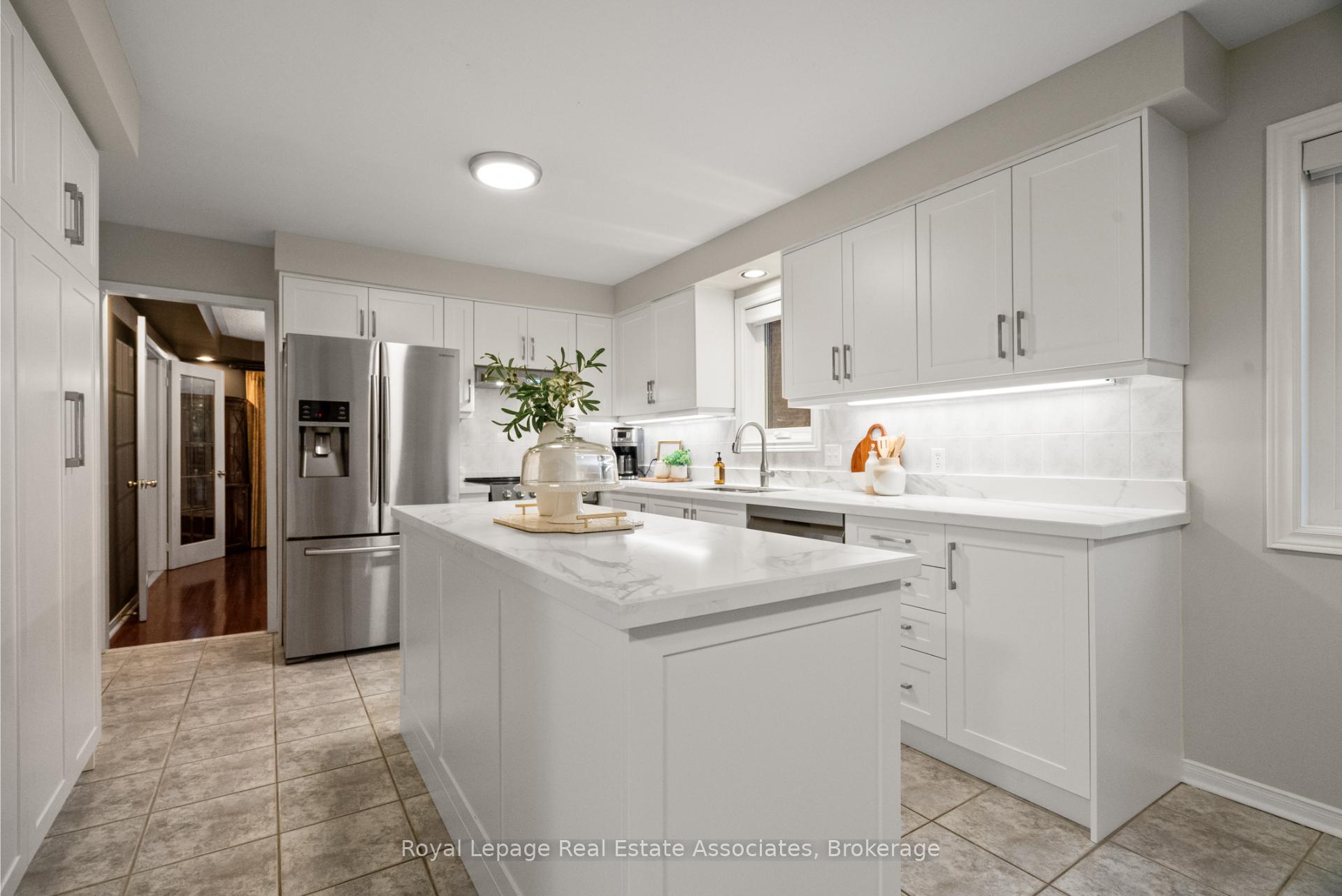 Photo 11 of 62 Pike Road, Oakville, River Oaks — HOMEH