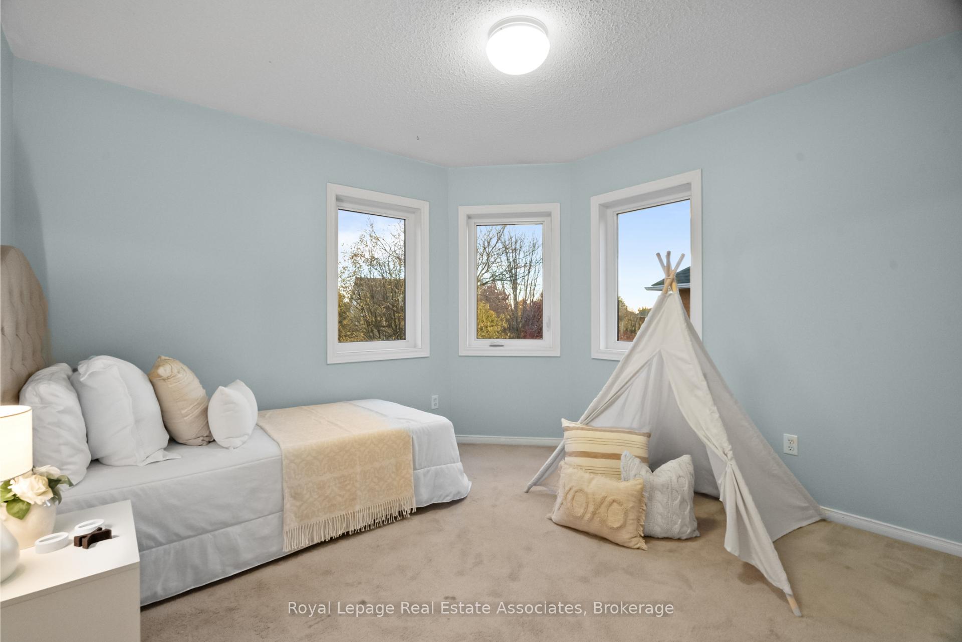 Photo 21 of 62 Pike Road, Oakville, River Oaks — HOMEH