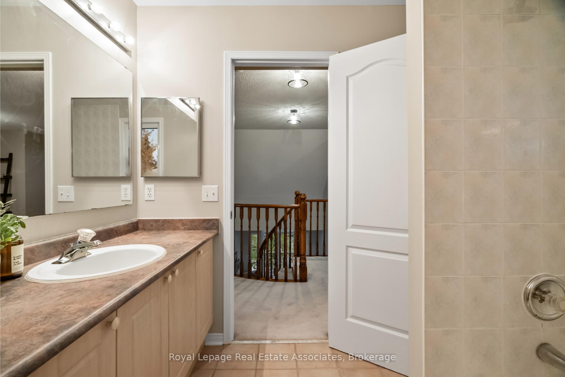 Photo 29 of 62 Pike Road, Oakville, River Oaks — HOMEH