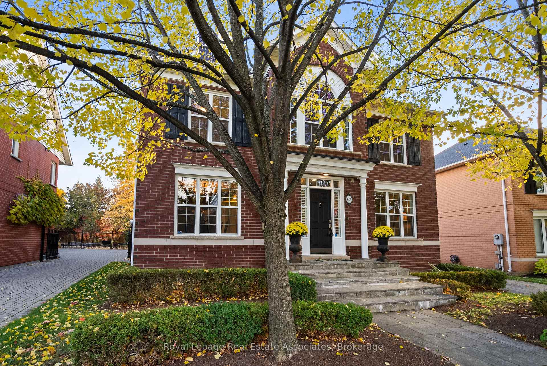 Photo 37 of 62 Pike Road, Oakville, River Oaks — HOMEH