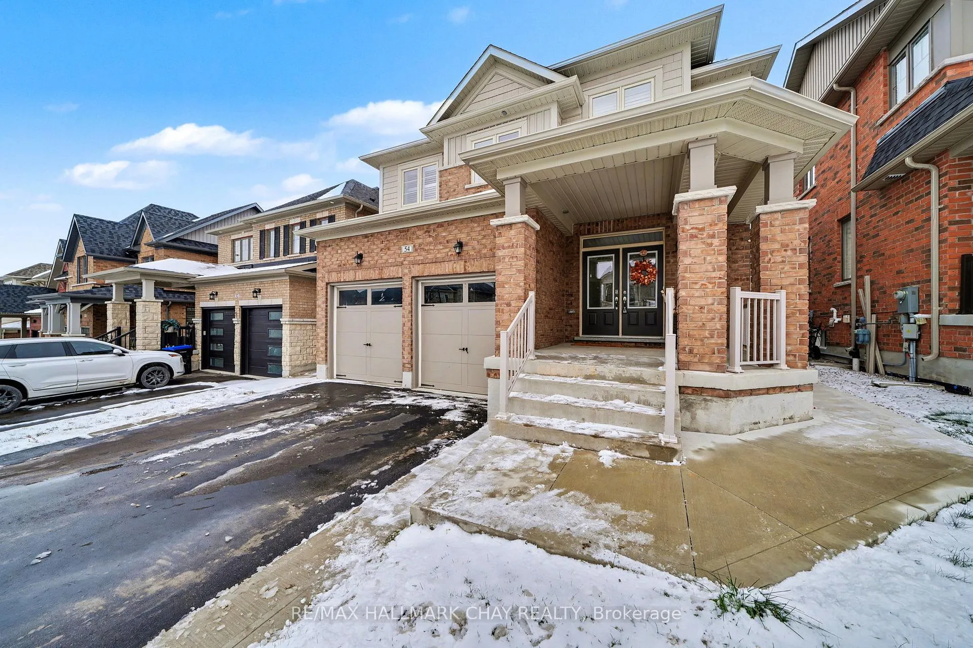 Photo 4 of 54 Gould Crescent, New Tecumseth, Tottenham — HOMEH