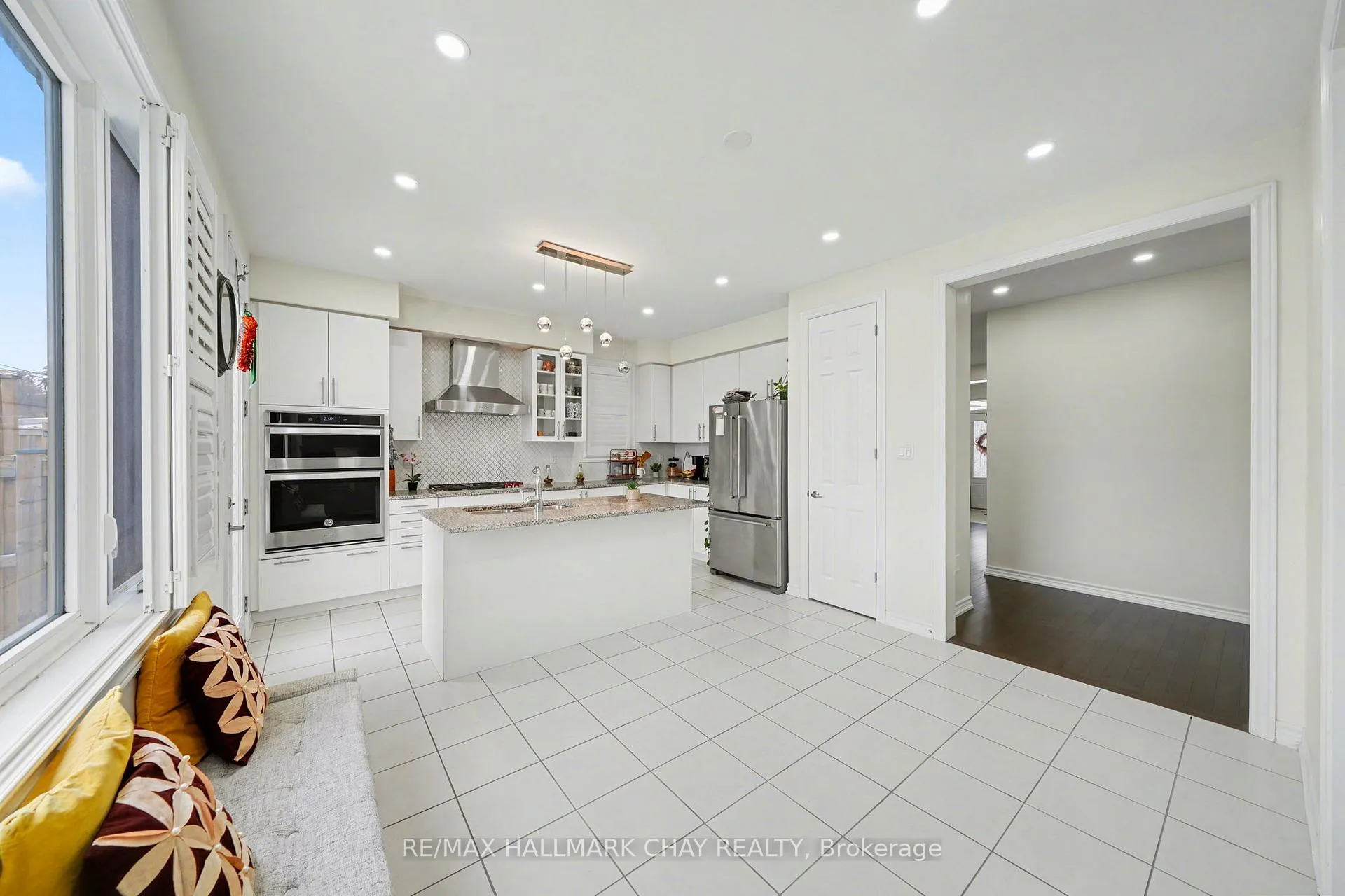Photo 17 of 54 Gould Crescent, New Tecumseth, Tottenham — HOMEH