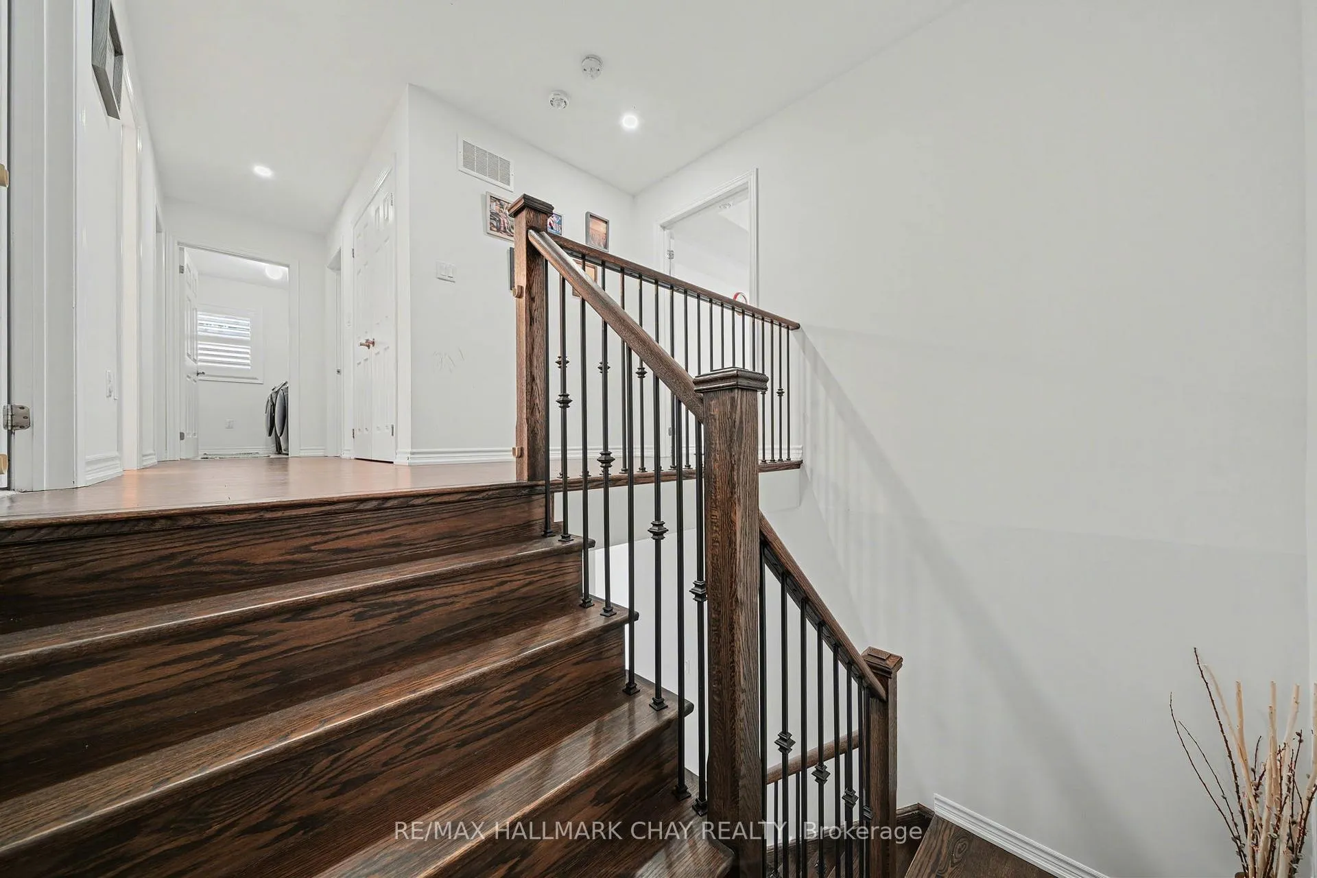 Photo 22 of 54 Gould Crescent, New Tecumseth, Tottenham — HOMEH