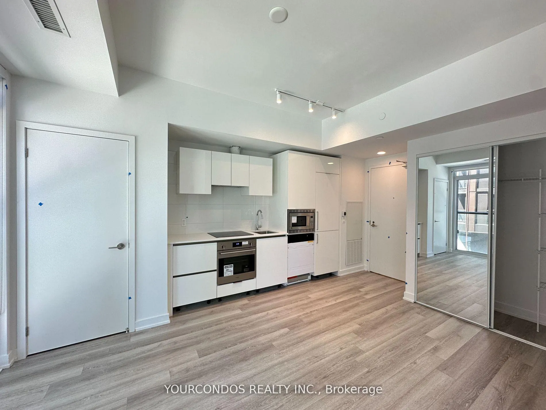 Photo 2 of Unit 1518, 121 St Patrick Street, Toronto, Kensington-Chinatown — HOMEH