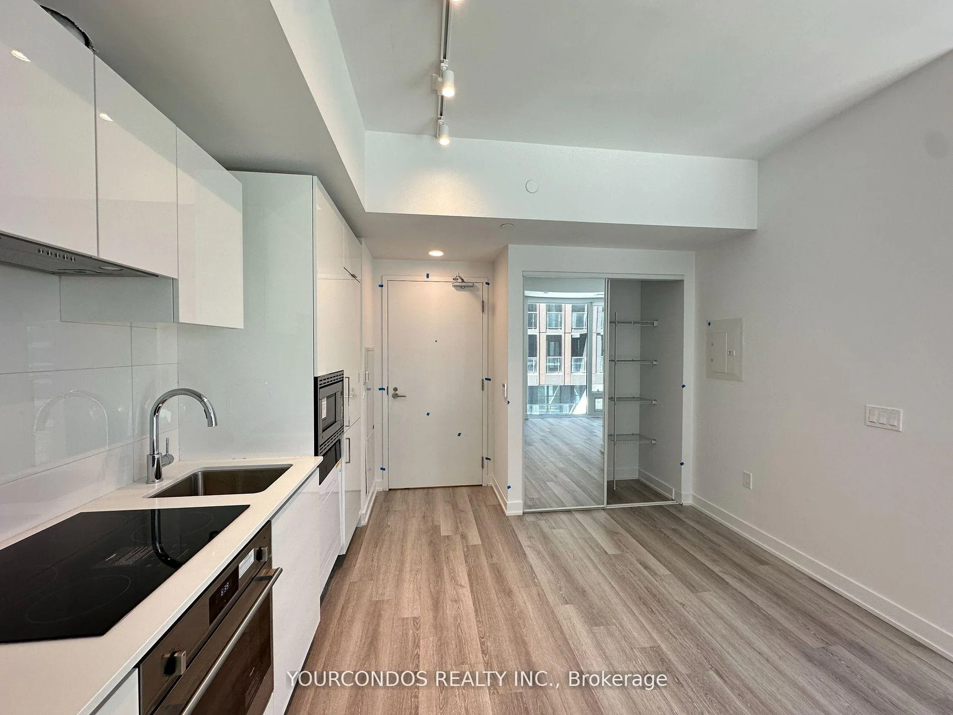 Photo 5 of Unit 1518, 121 St Patrick Street, Toronto, Kensington-Chinatown — HOMEH