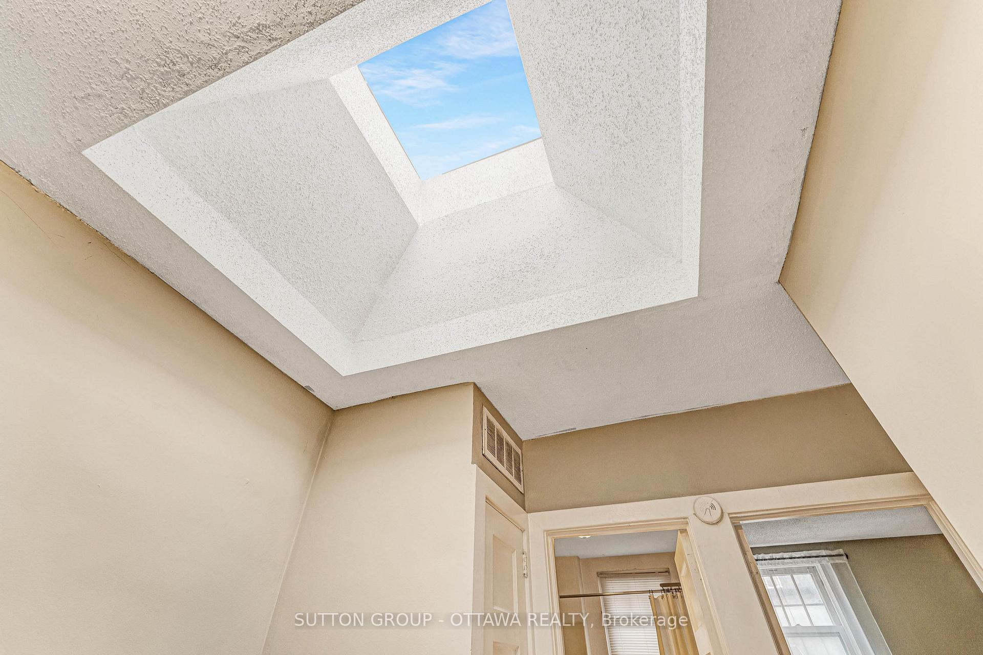 Photo 9 of 461 Slater Street, Ottawa, Ottawa Centre — HOMEH