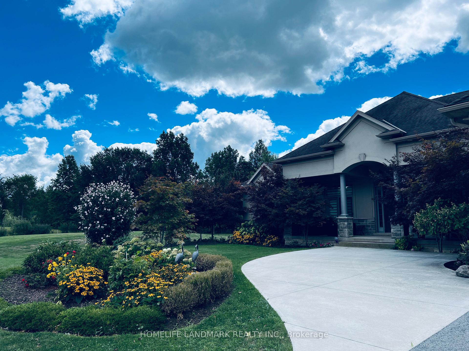 Photo 2 of 3308 Avery Boulevard, Niagara Falls, Lyons Creek — HOMEH