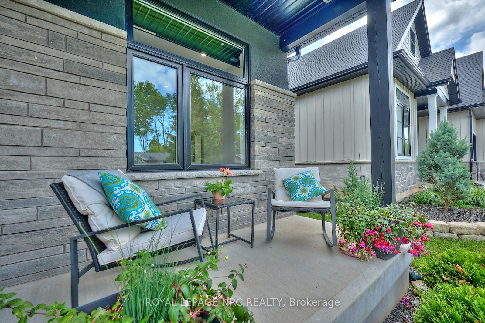 Photo 3 of 62 Bacon Lane, Pelham, Fonthill — HOMEH