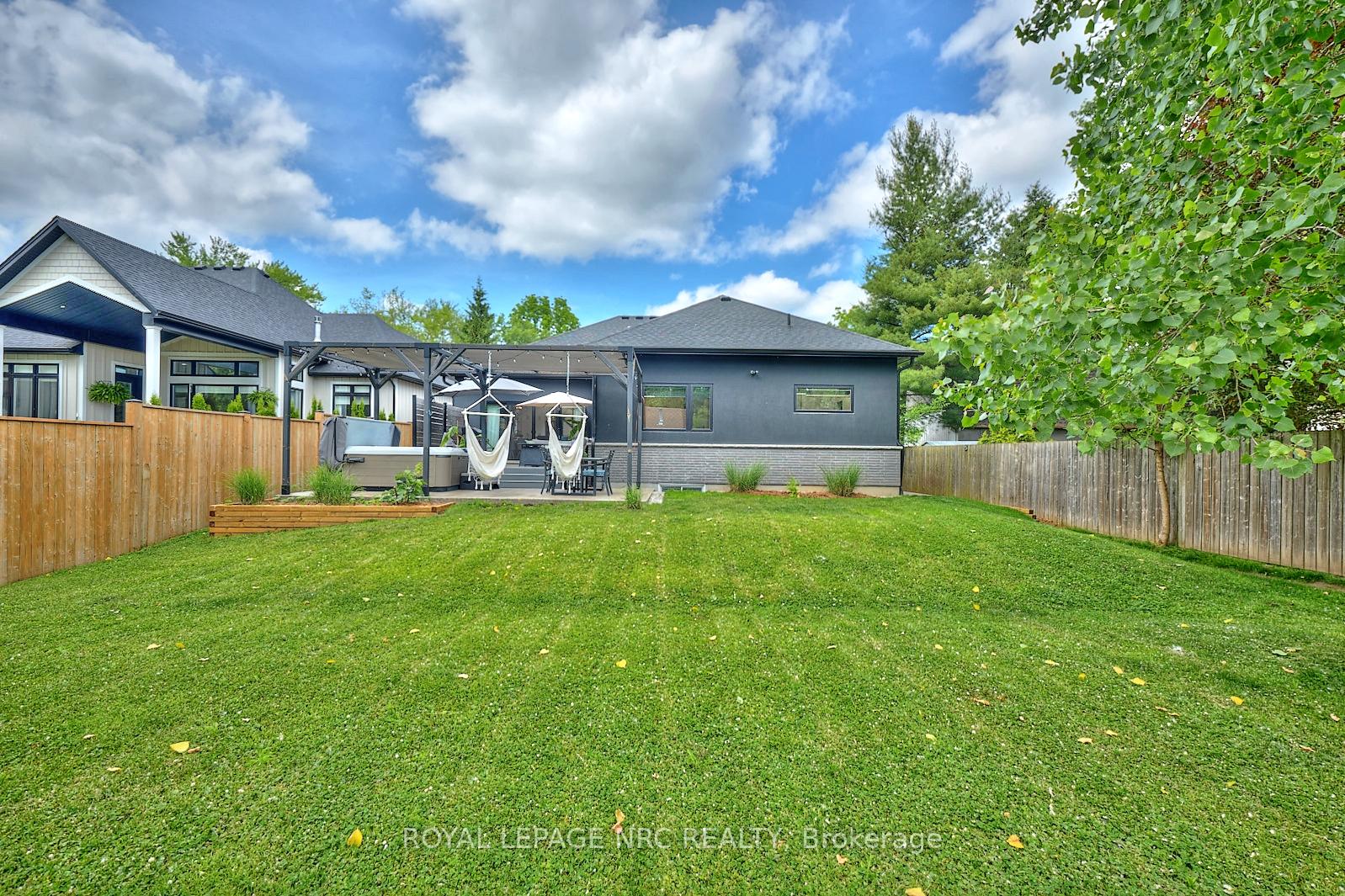 Photo 4 of 62 Bacon Lane, Pelham, Fonthill — HOMEH
