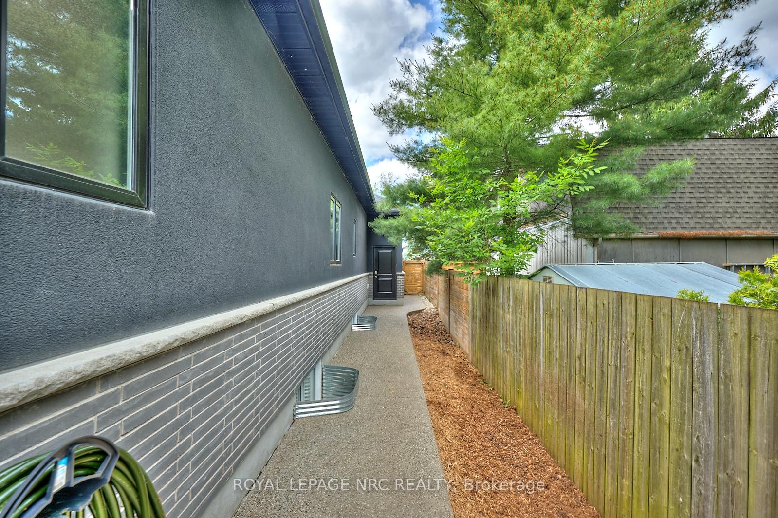 Photo 10 of 62 Bacon Lane, Pelham, Fonthill — HOMEH