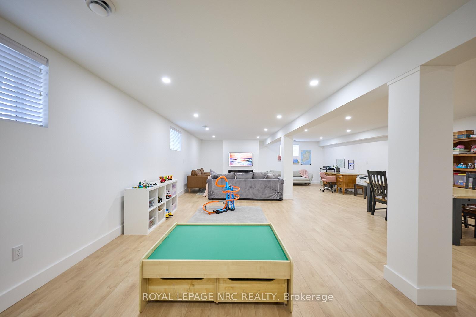 Photo 32 of 62 Bacon Lane, Pelham, Fonthill — HOMEH