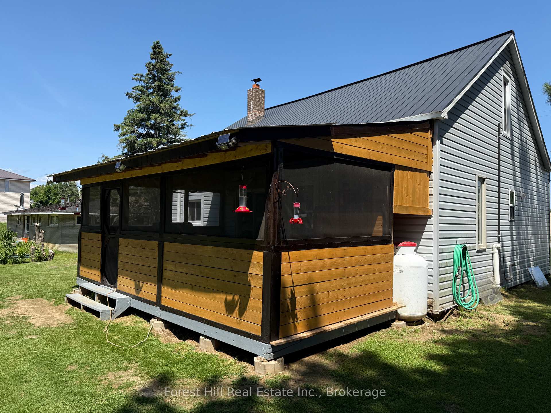 Photo 2 of 10709 522 Highway, Parry Sound Remote Area, Arnstein — HOMEH
